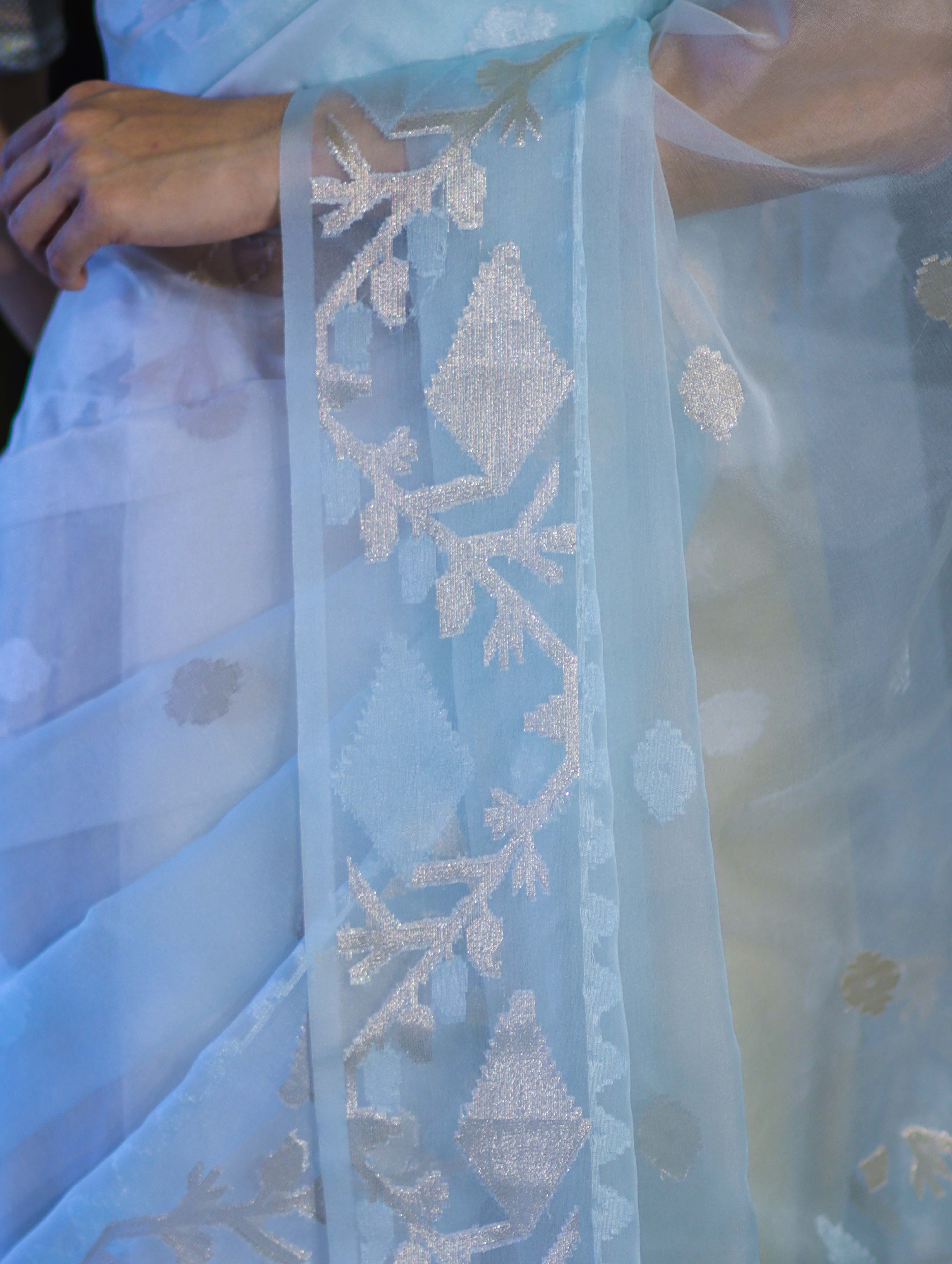Banarasee Dual Color Organza Mix Saree With Resham & Zari Work-Light Blue & White