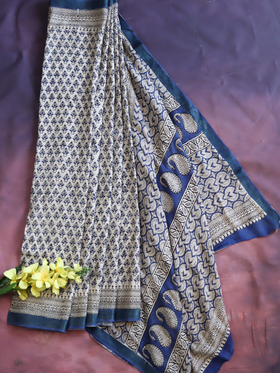 Handloom Maheshwari Silk Bagru Block Printed Saree-Beige