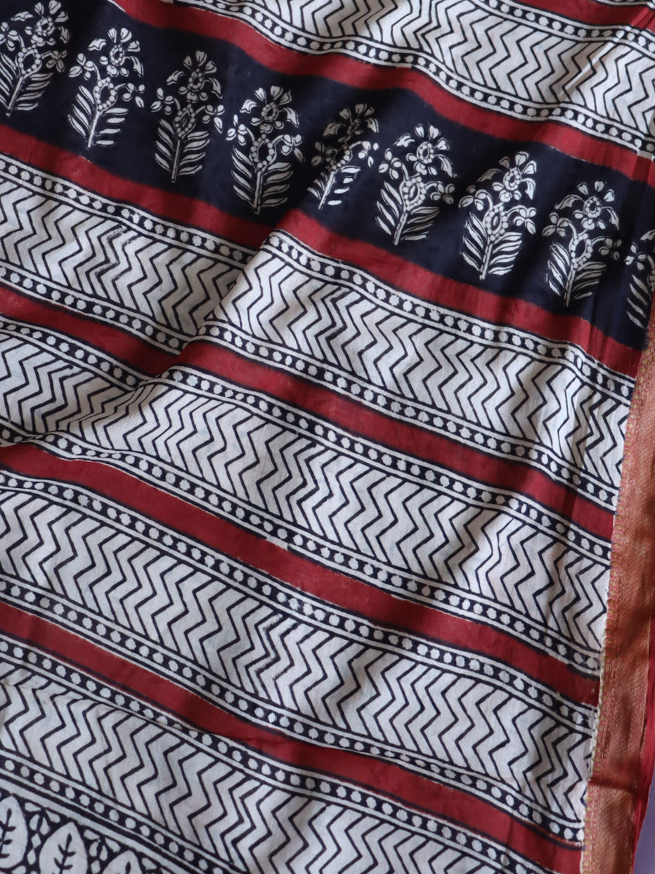 Handloom Maheshwari Silk Bagru Block Printed Saree-Brown