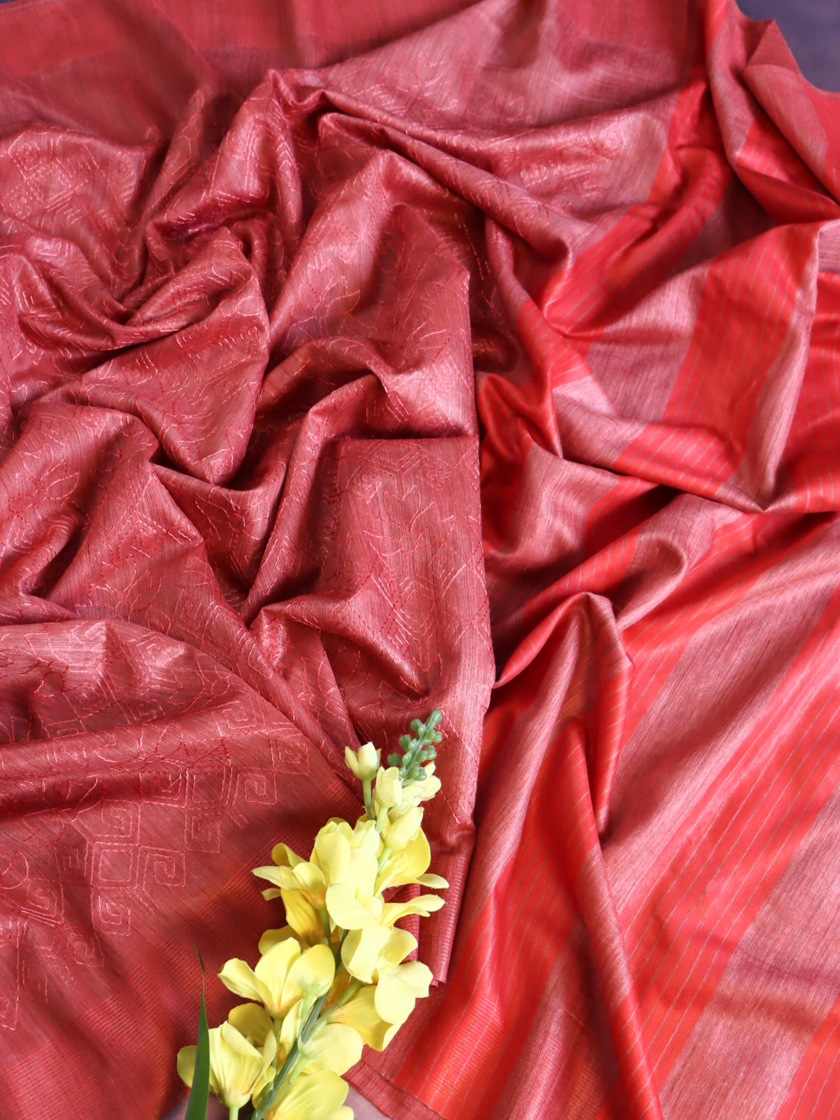 Bhagalpur Cotton Silk Ghichha Work Embroidered Saree-Red