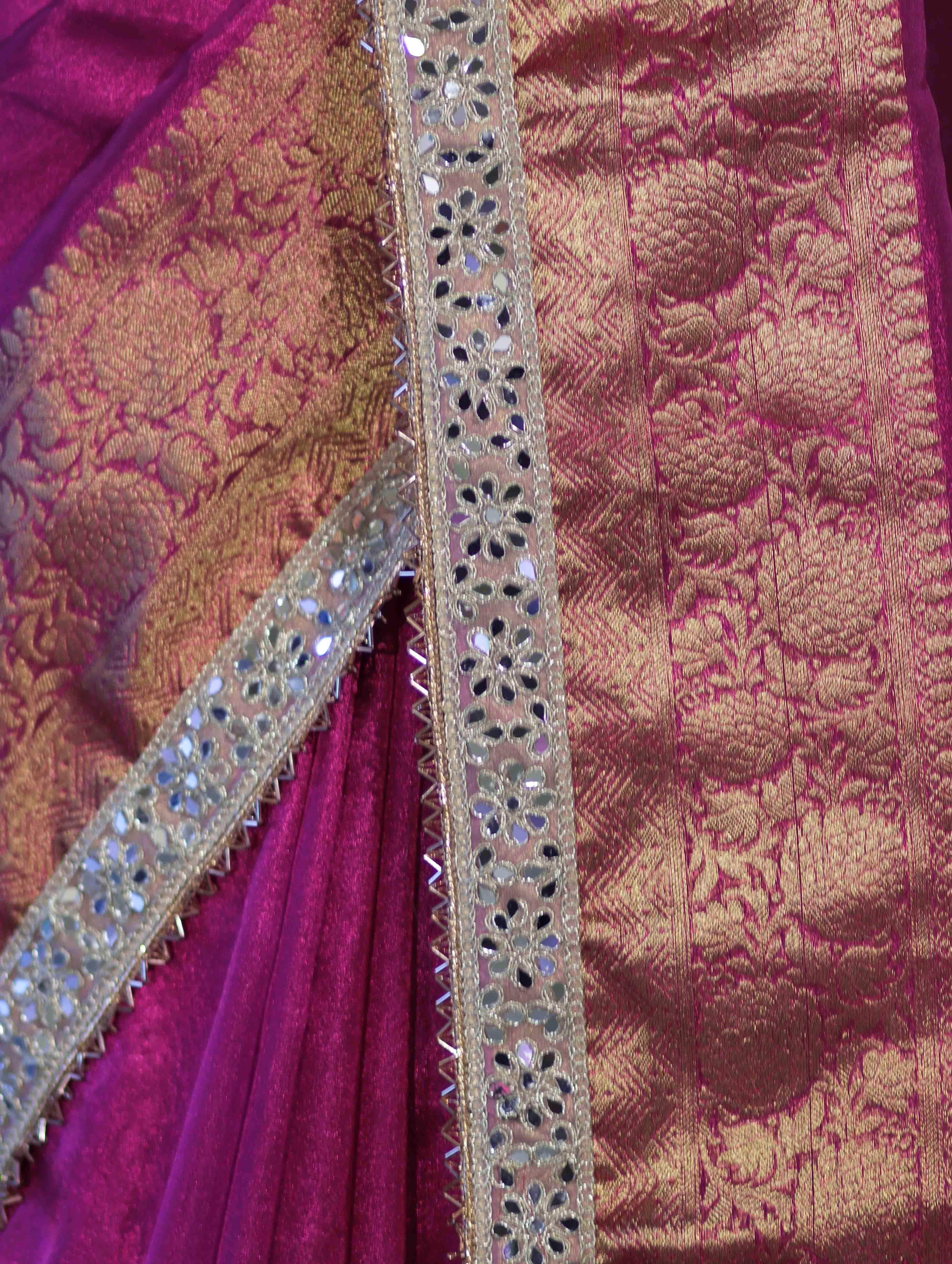 Banarasee Handloom Plain Tissue Saree With Zari Border & Lace-Deep Magenta