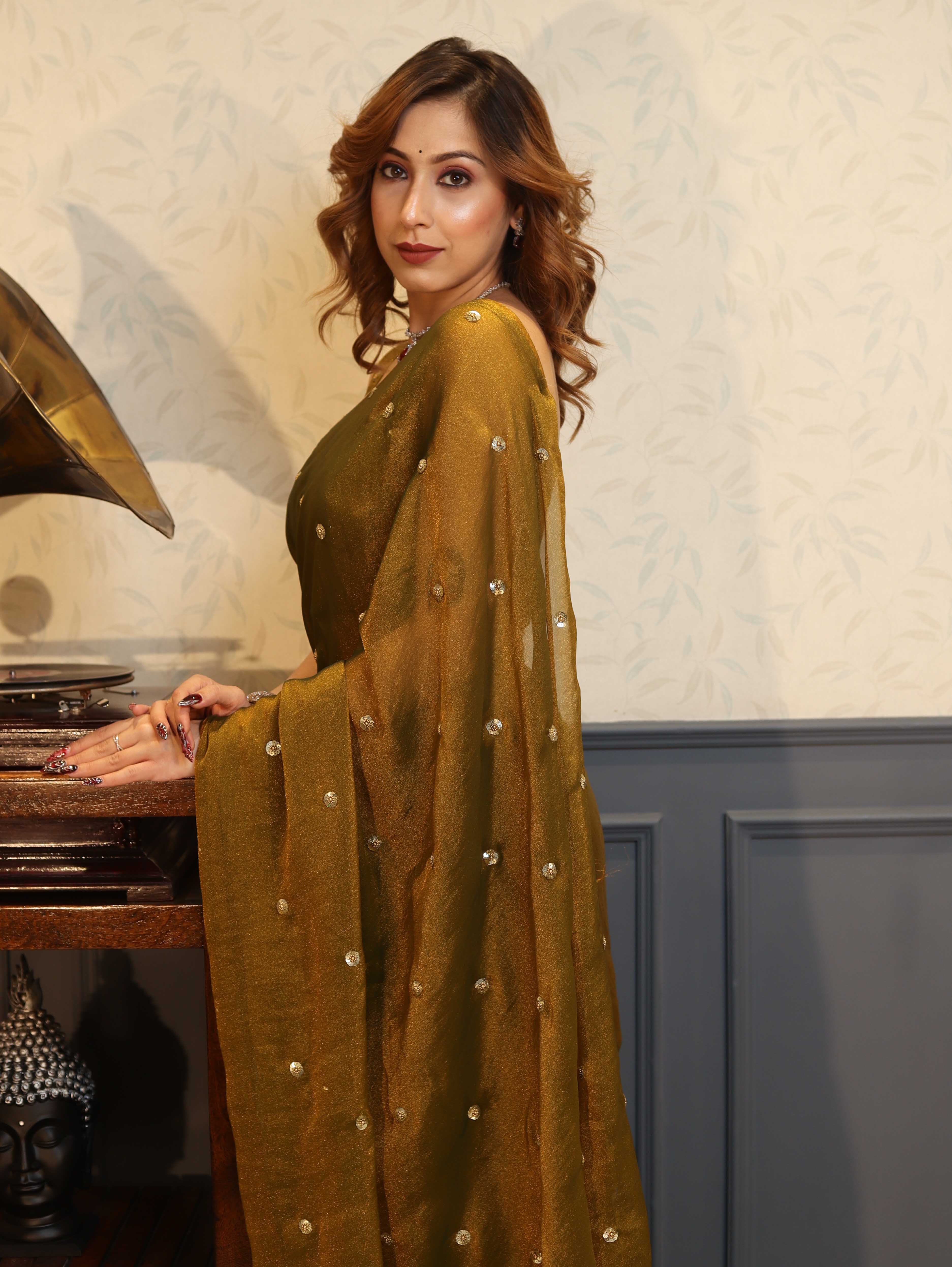 Banarasee Handwoven Semi Chiffon Saree With Buta Work-Gold