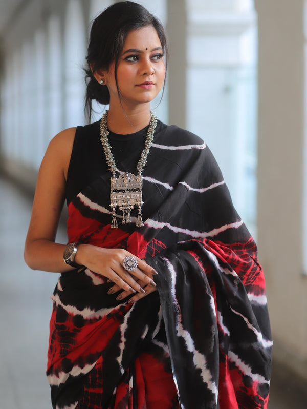 Handloom Mul Cotton Shibori Dyed Saree-Black & Red