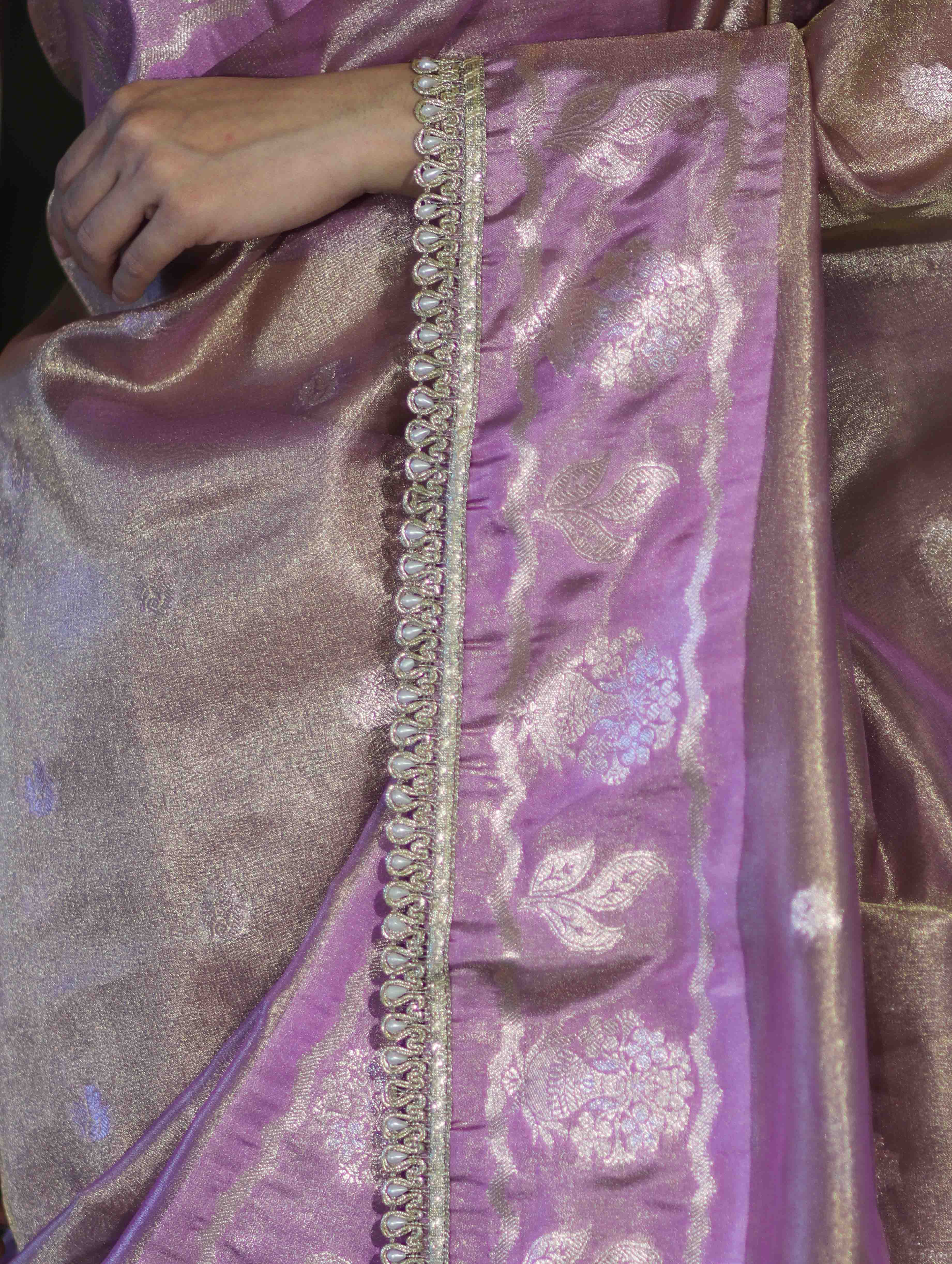 Banarasee Handloom Tissue Saree With Buti Design Contrast Border & Lace-Lilac