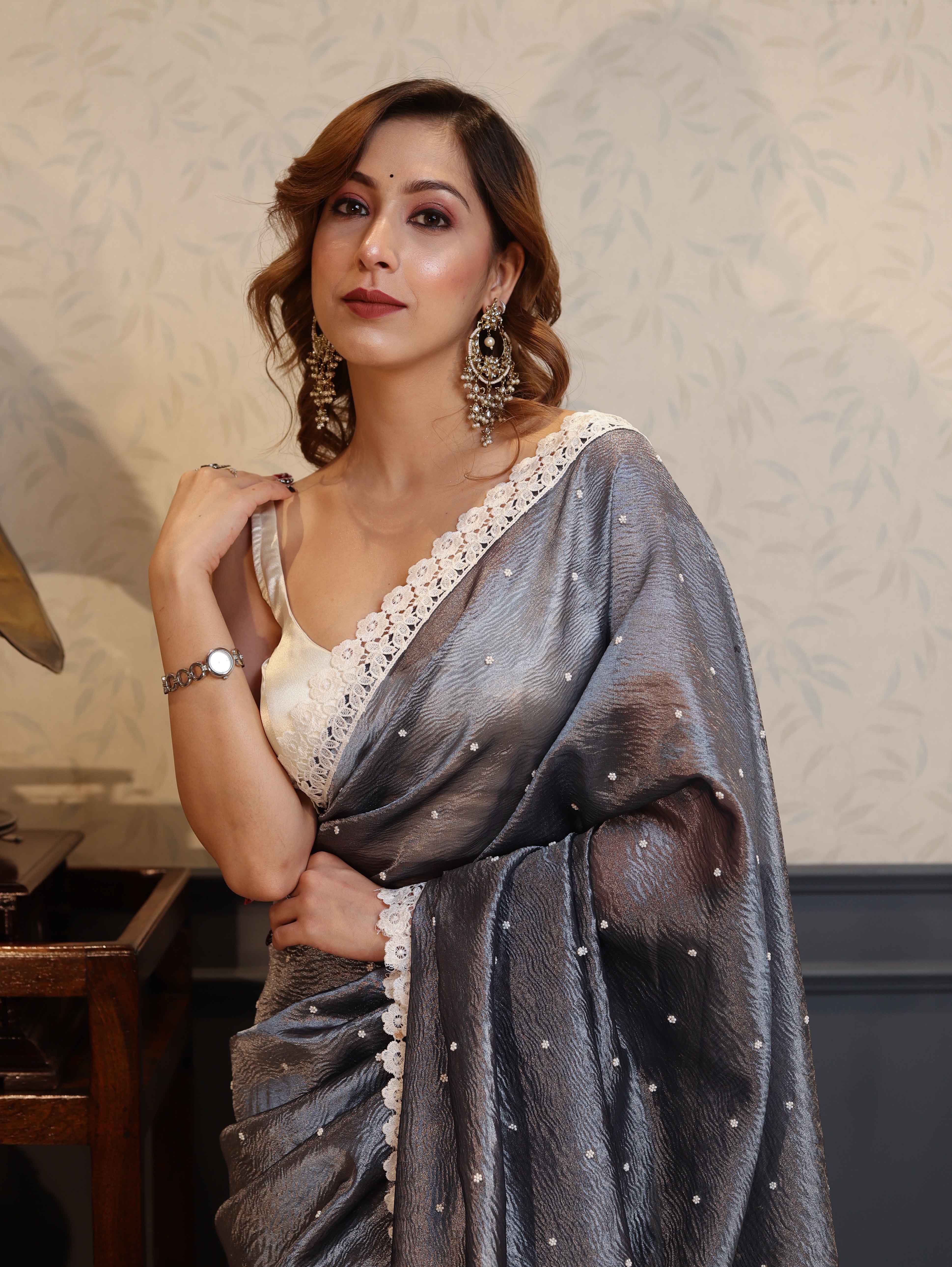 Banarasee Handwoven Crushed Tissue Saree With Buti Design & Lace-Grey