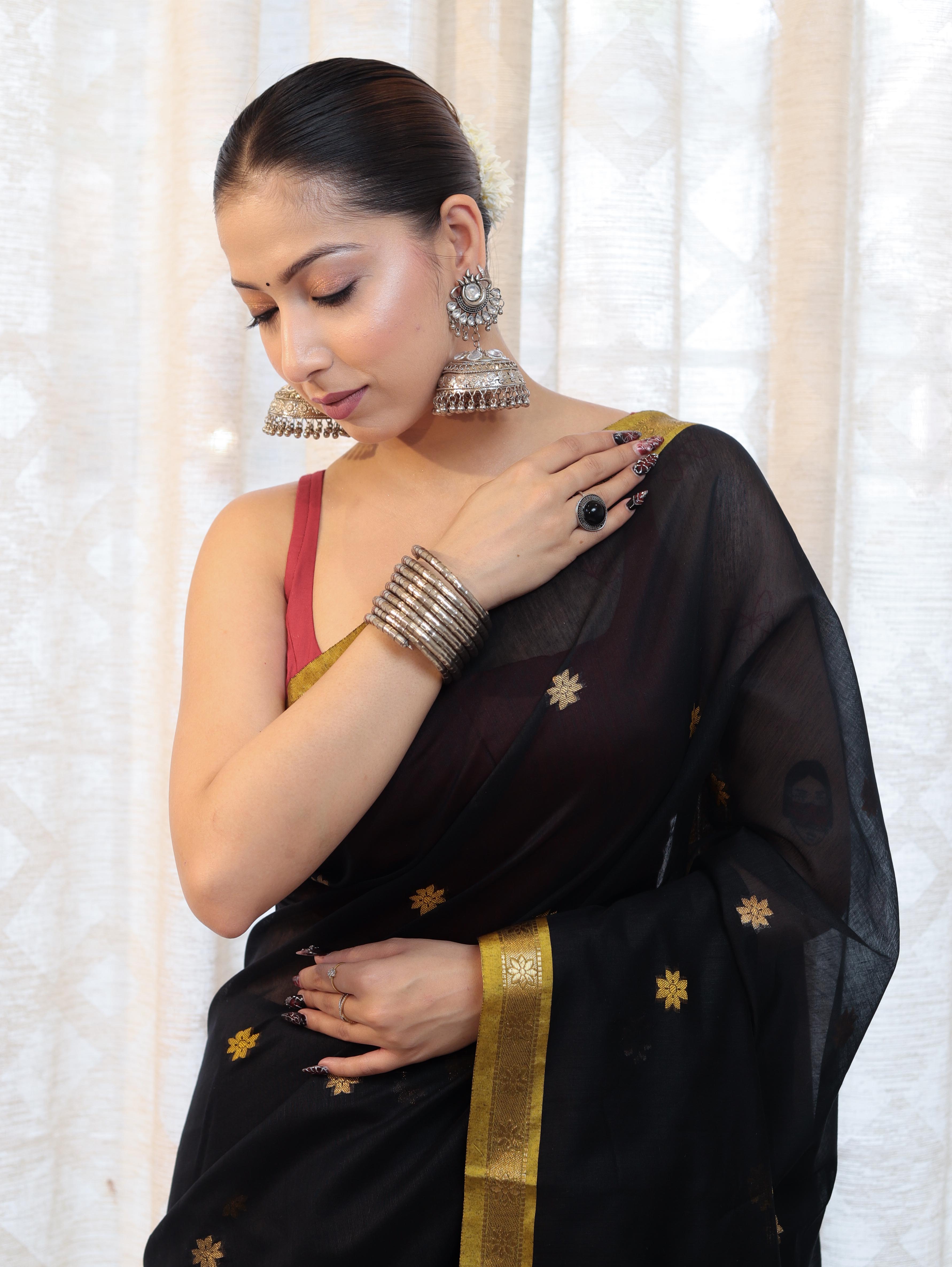 Banarasee Handloom Cotton Silk Saree With Buti Design & Contrast Pallu-Black & Maroon