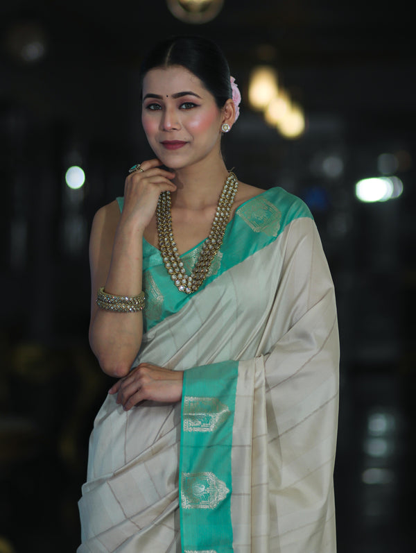 Banarasee Handloom Plain Semi Silk Saree With Contrast Zari Border-Cream & Light Green