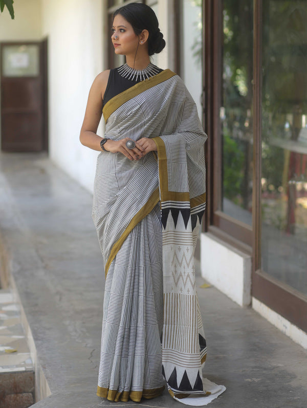 Handloom Mul Cotton Hand-Block Print Saree-White