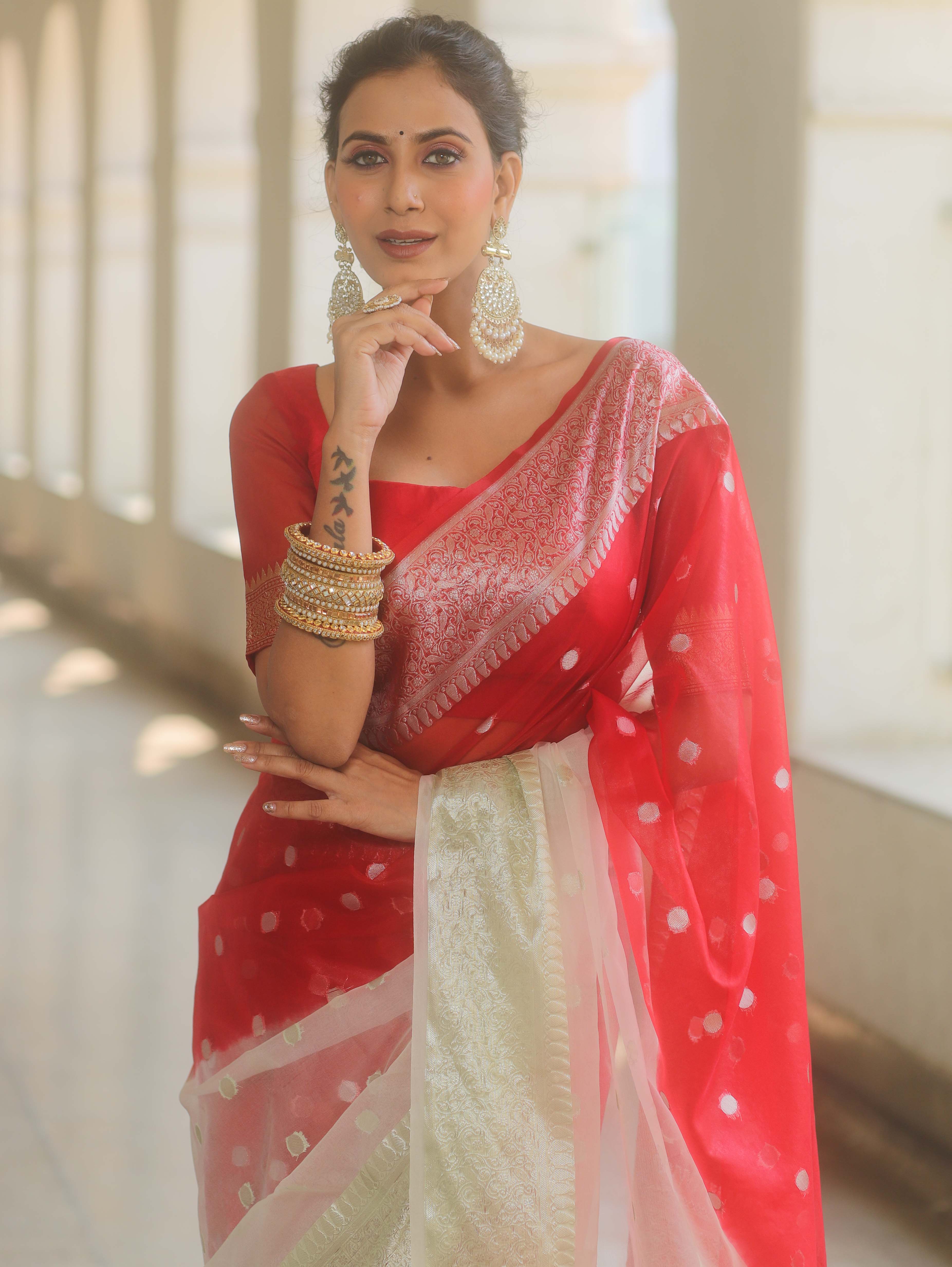 Banarasee Organza Saree With Silver Zari Design & Dual Color-Red & White