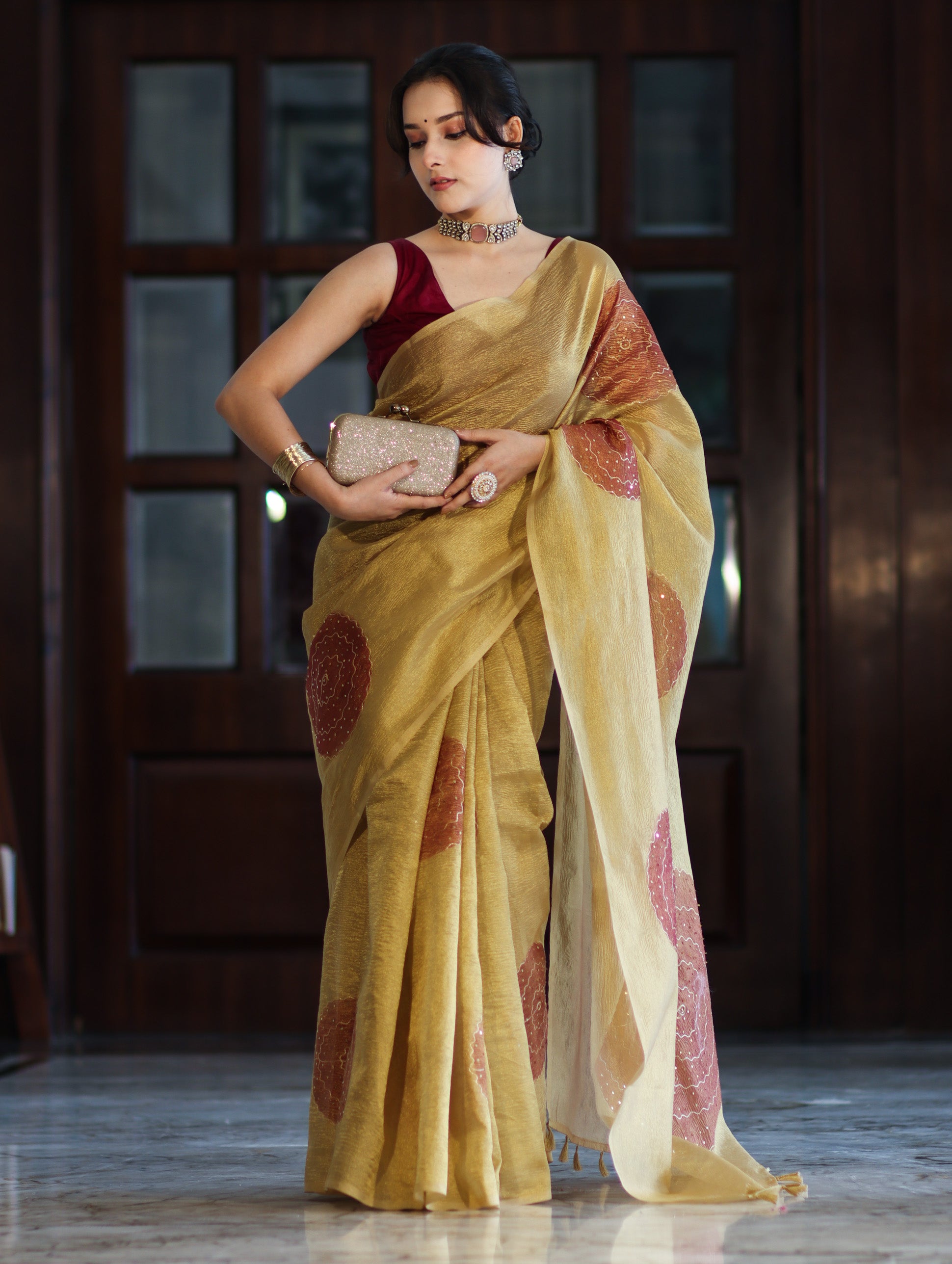 Banarasee Crushed Tissue Handwork Saree Work With Contrast Blouse-Gold