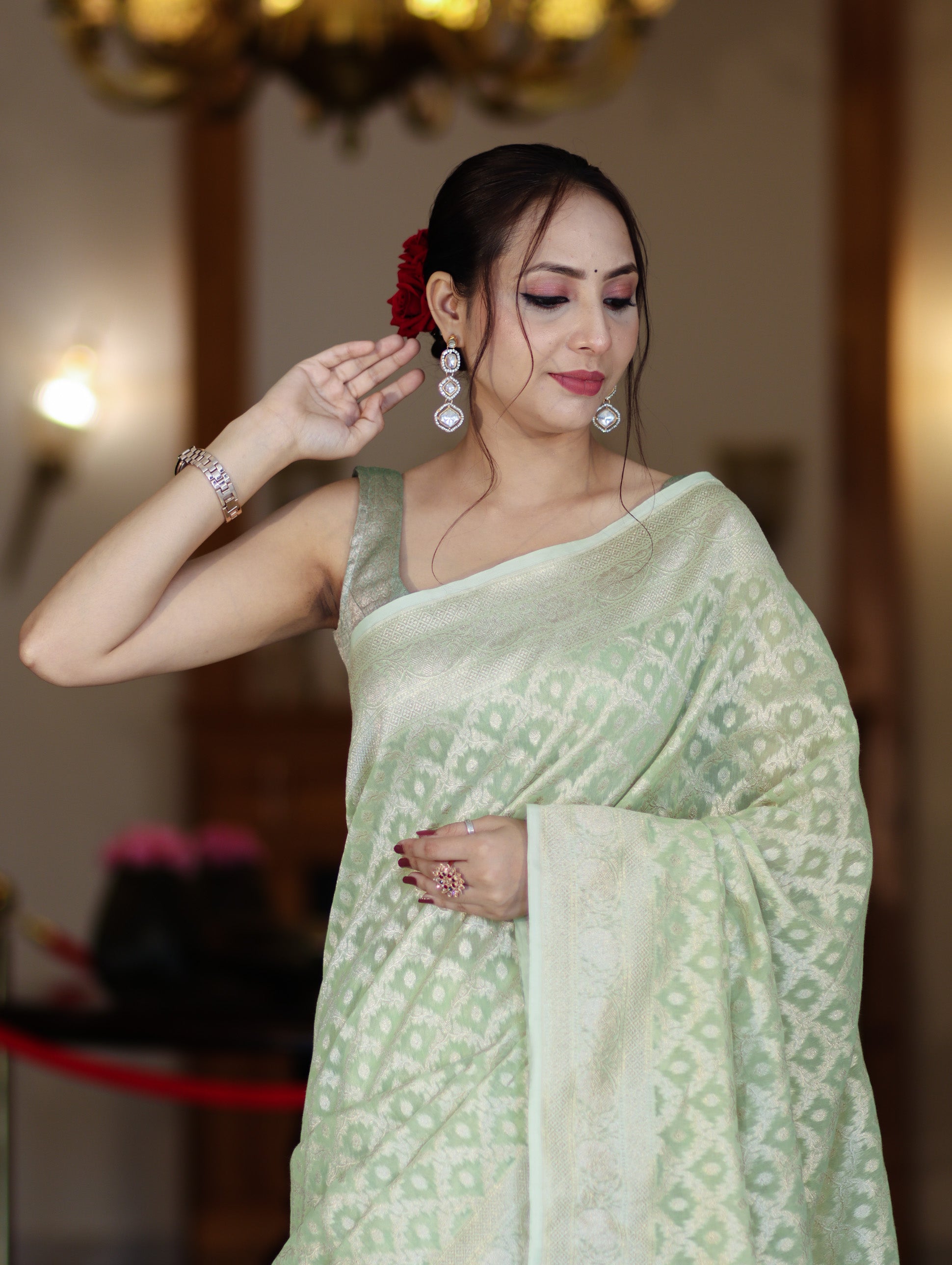 Banarasee Handloom Pure Cotton Silk Saree With Zari Jaal Design-Light Green