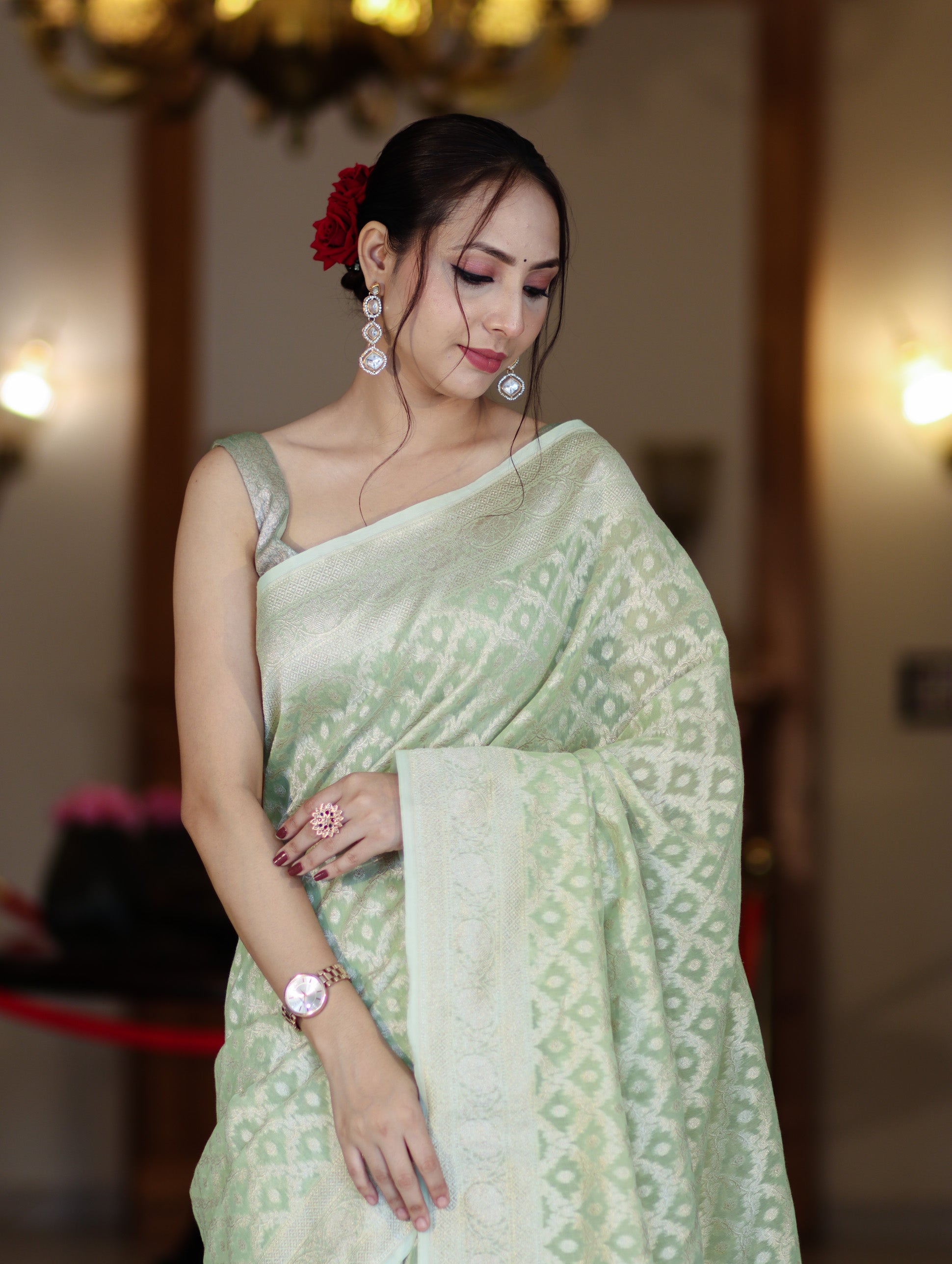 Banarasee Handloom Pure Cotton Silk Saree With Zari Jaal Design-Light Green