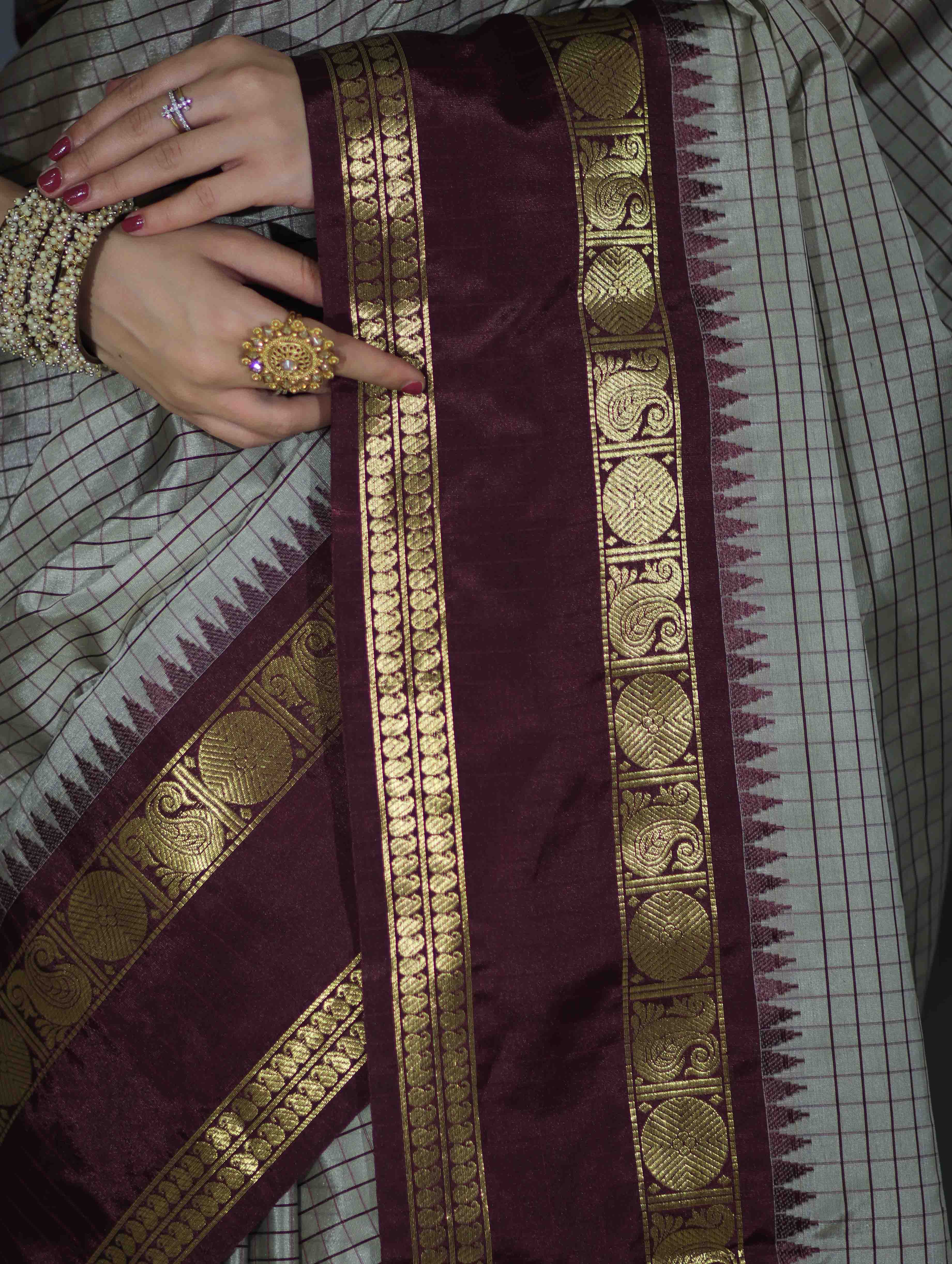 Banarasee Handloom Semi Silk Saree With Checks Design & Contrast Border-Grey & Burgundy