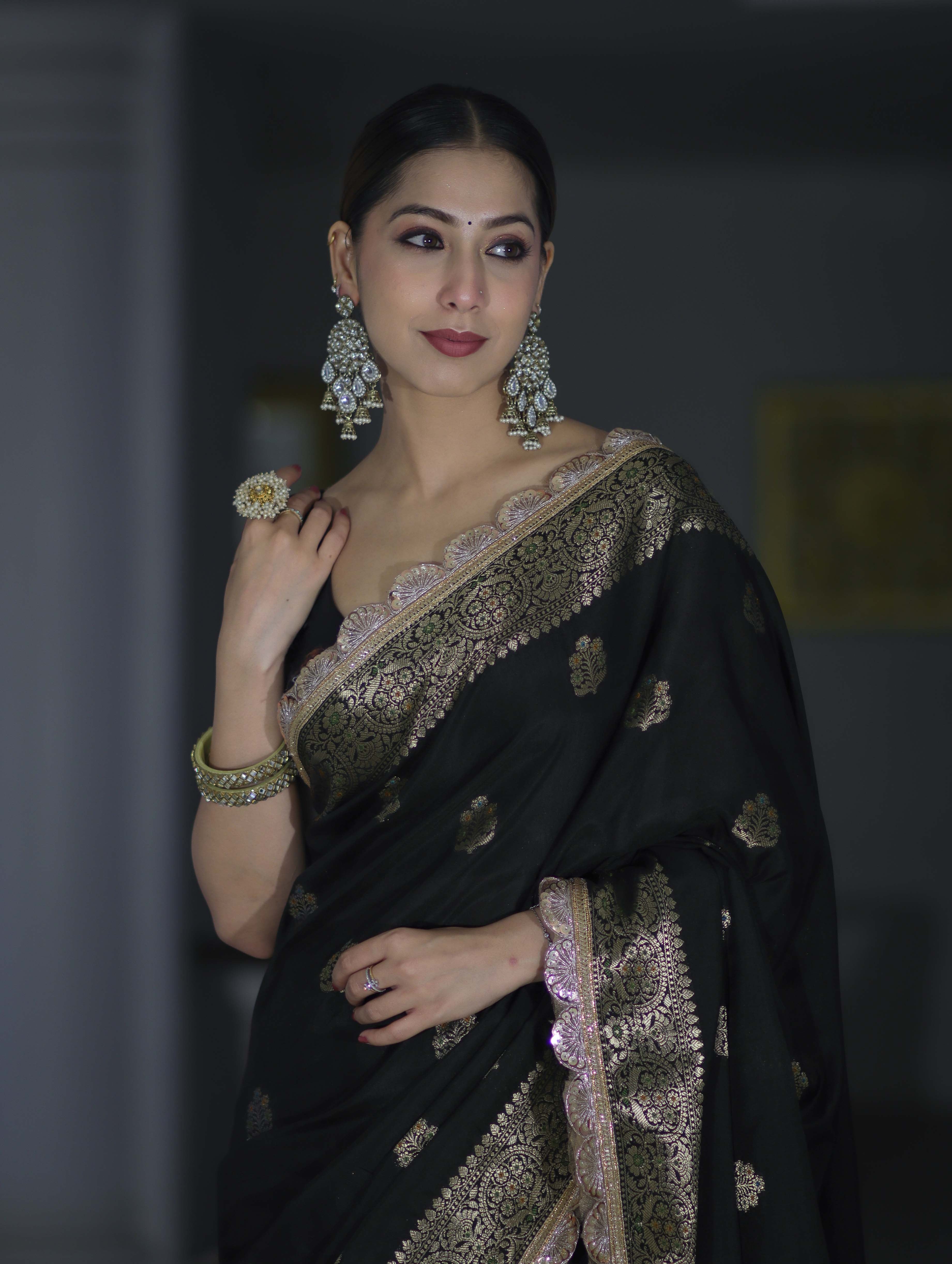 Banarasee Handloom Semi Silk Saree With Zari Buti Design & Lace Border-Black