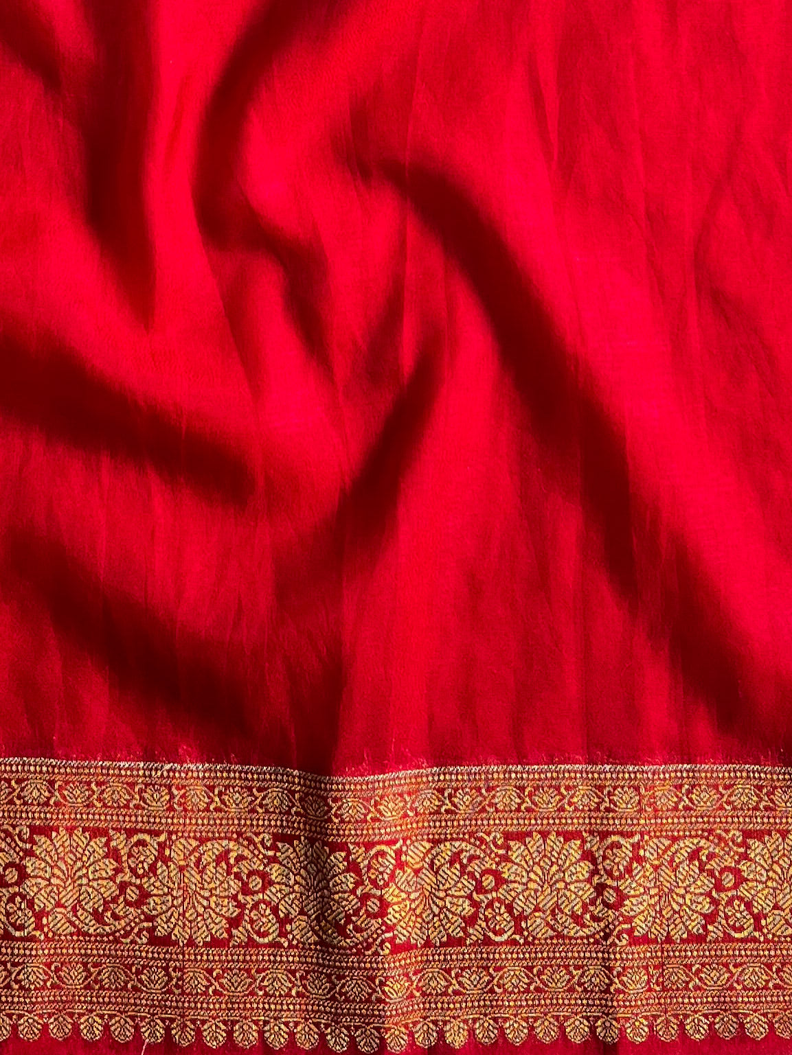 Banarasee Faux Georgette Saree With Zari Work & Contrast Border-White & Red