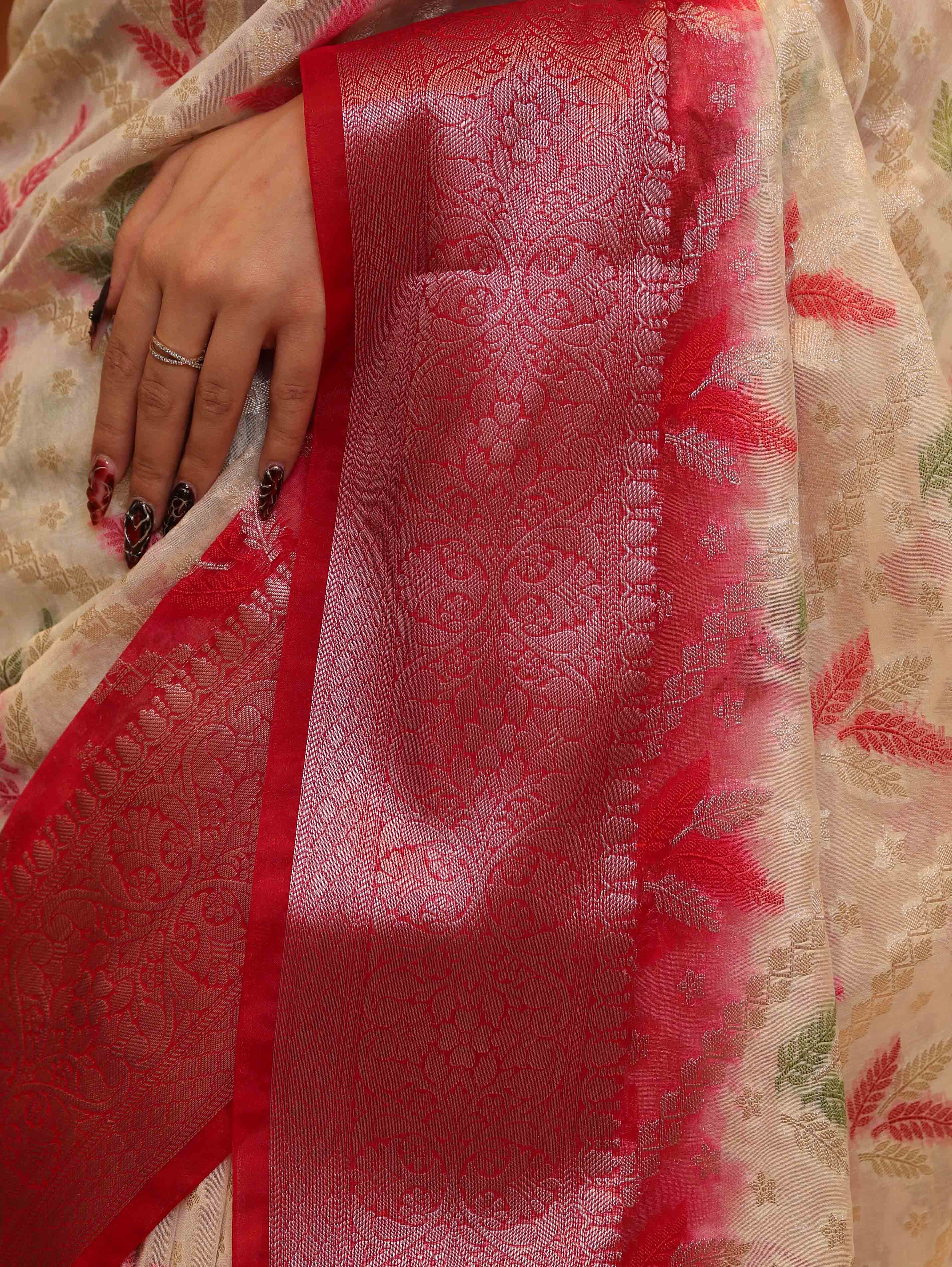 Banarasee Handloom Georgette Saree With Silver Zari Work & Contrast Border-Cream & Red