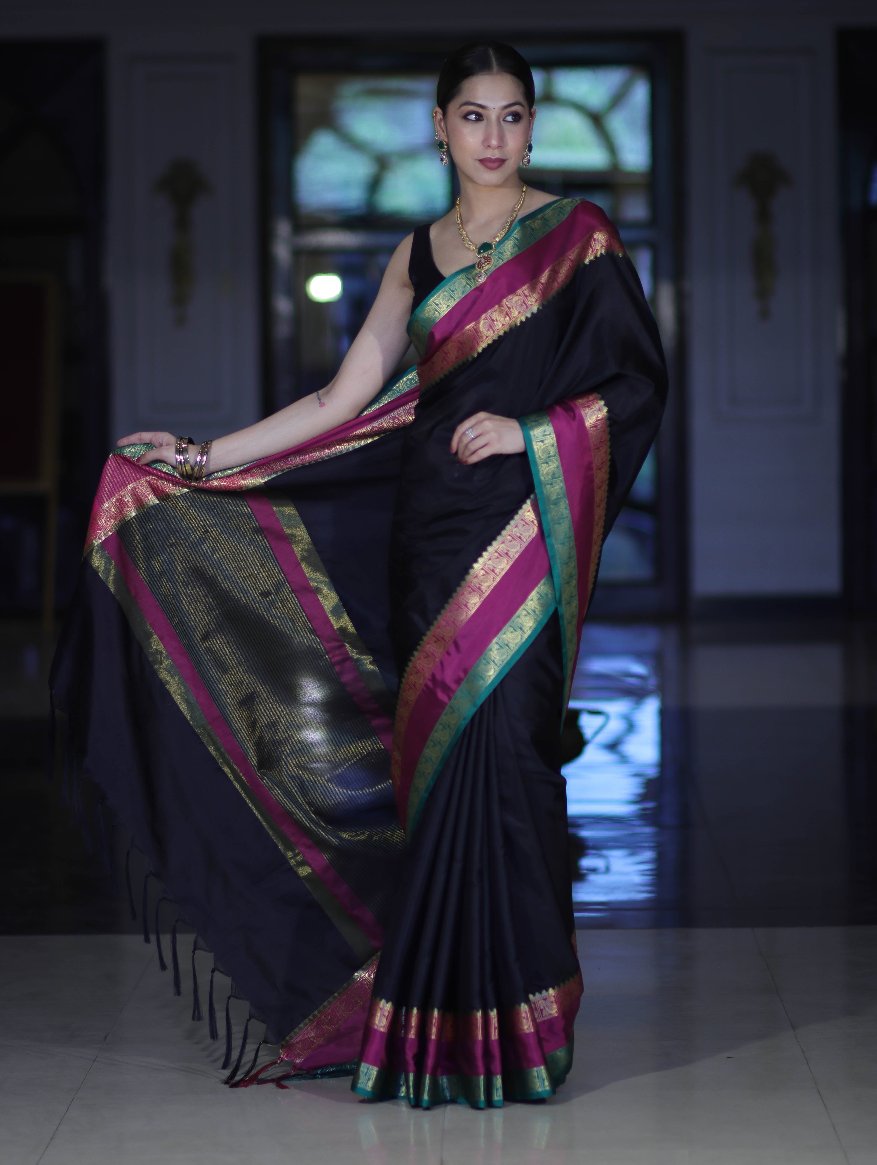 Banarasee Handloom Plain Semi Silk Saree With Contrast Zari Border-Black