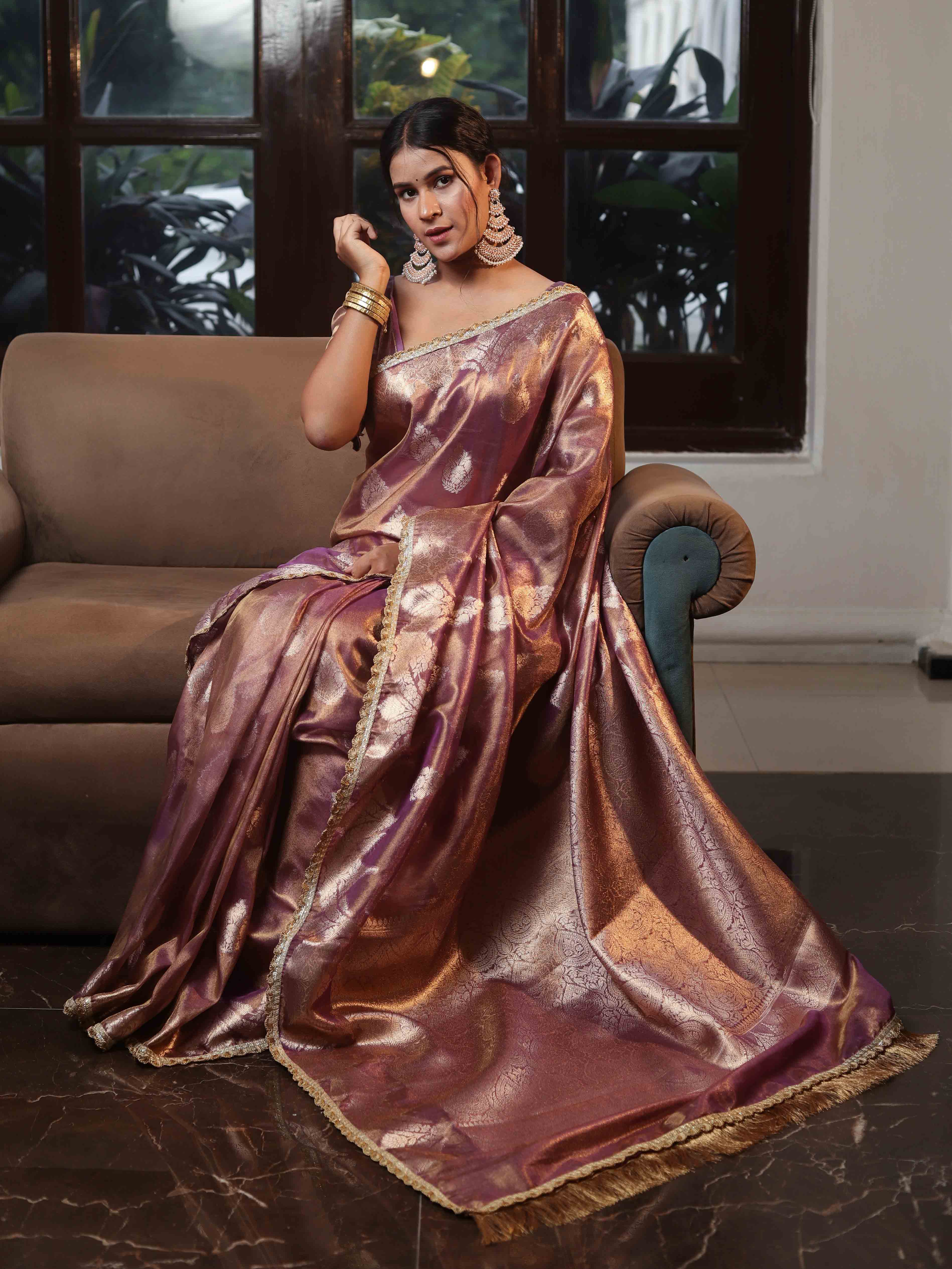 Banarasee Handwoven Crushed Tissue Saree With Zari Buta Design & Lace-Onion Pink