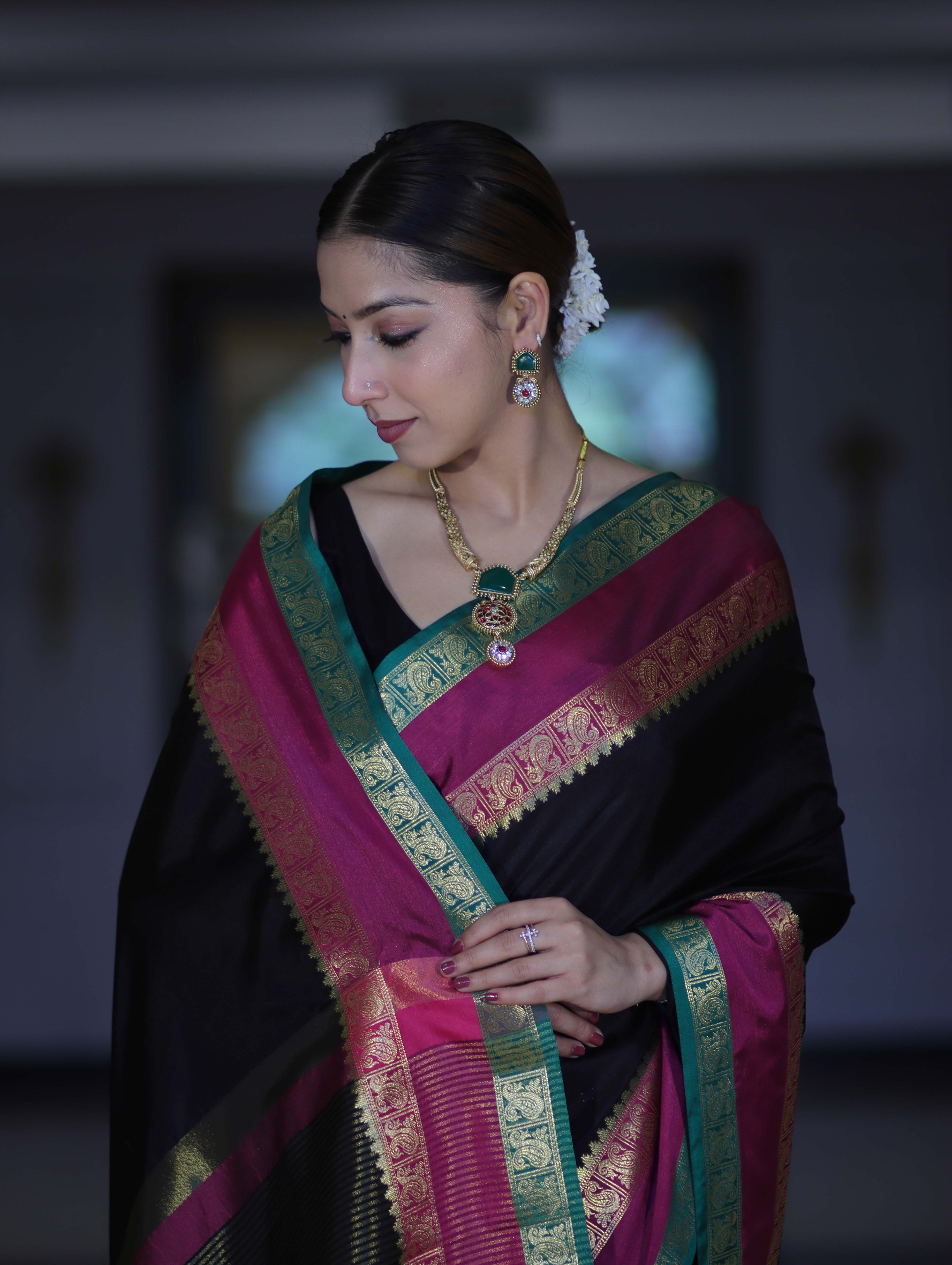 Banarasee Handloom Plain Semi Silk Saree With Contrast Zari Border-Black