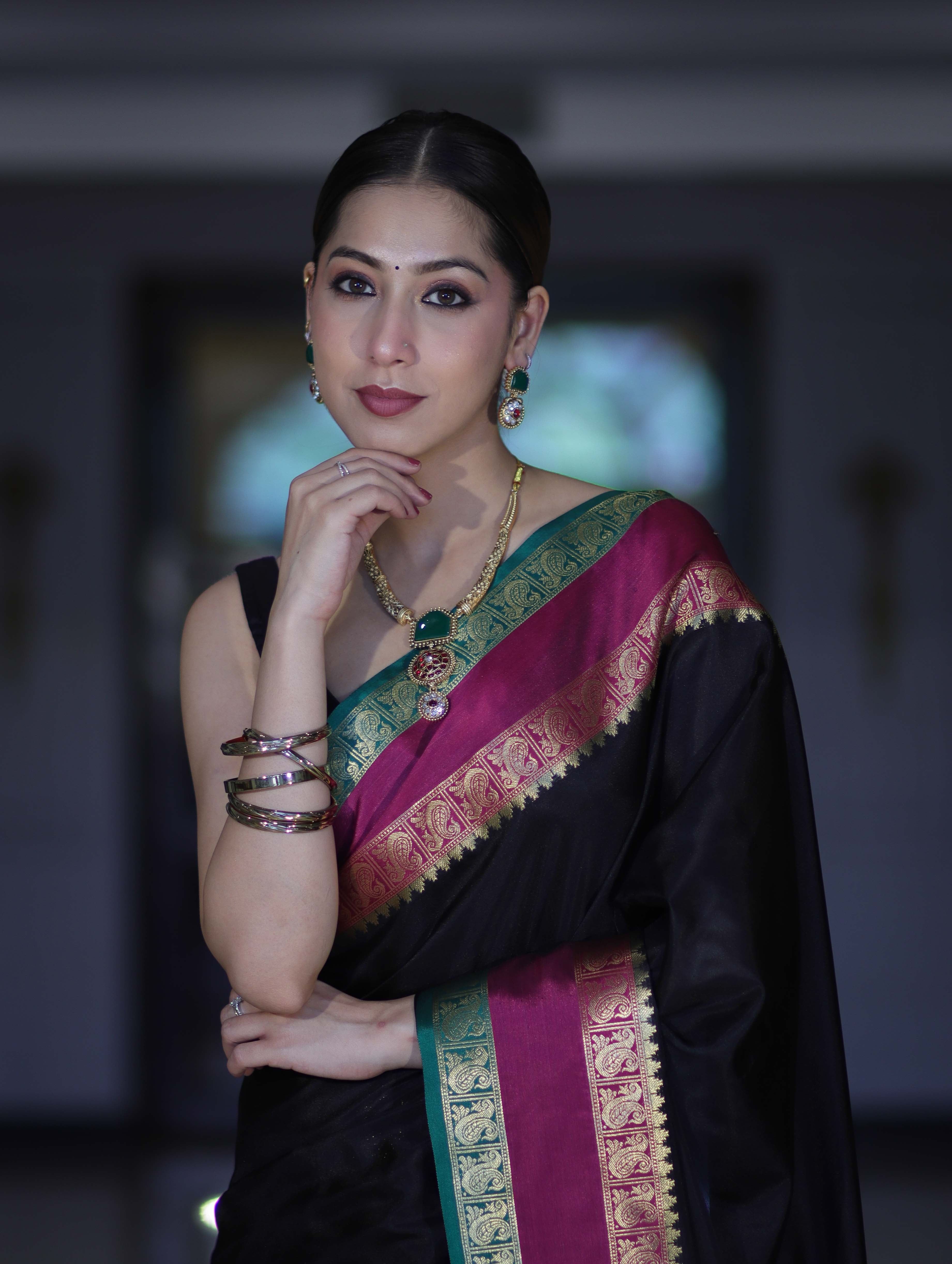 Banarasee Handloom Plain Semi Silk Saree With Contrast Zari Border-Black