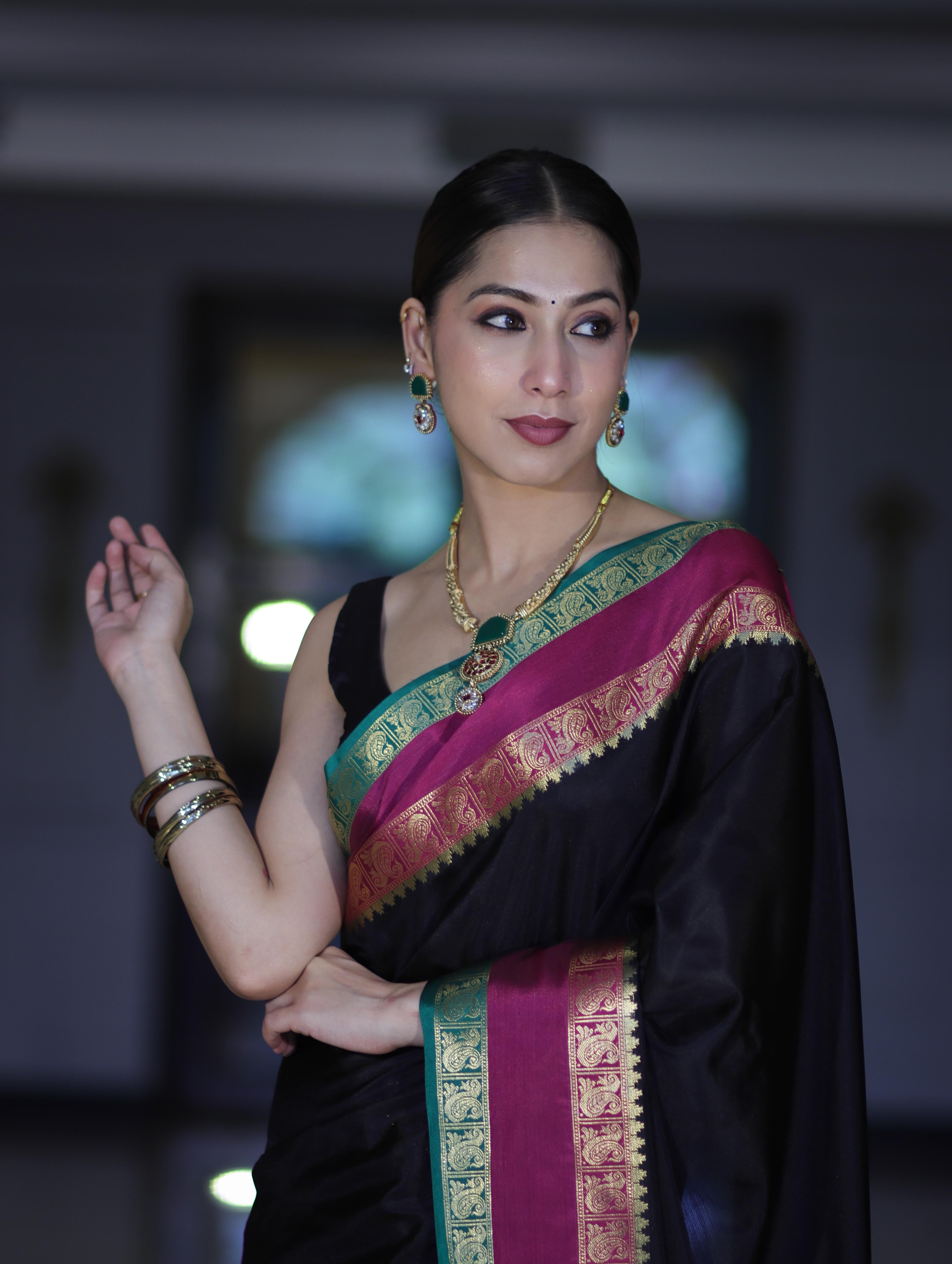 Banarasee Handloom Plain Semi Silk Saree With Contrast Zari Border-Black