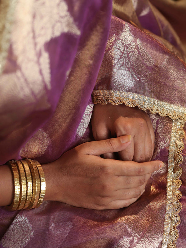 Banarasee Handwoven Crushed Tissue Saree With Zari Buta Design & Lace-Onion Pink