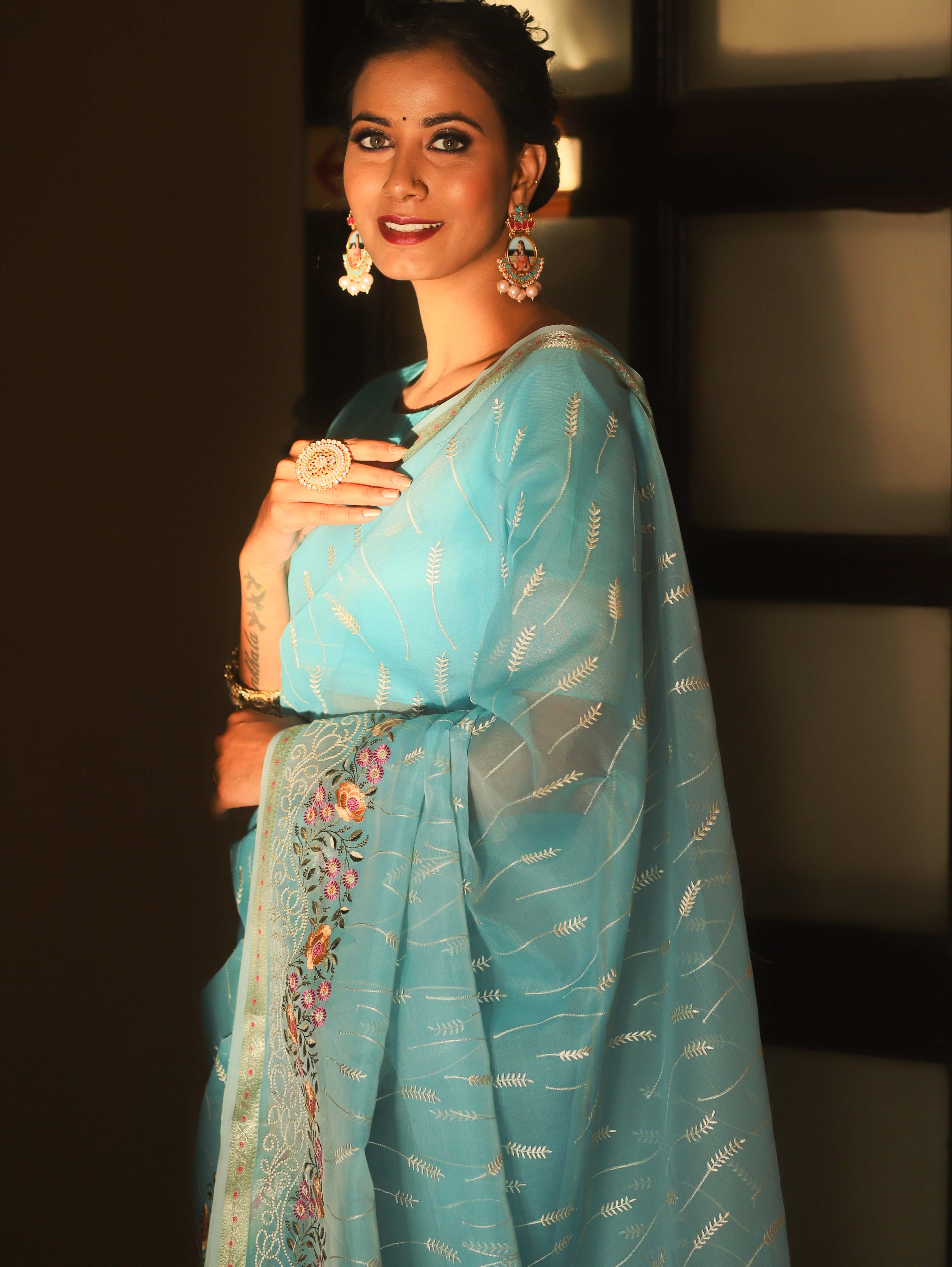 Banarasee Organza Saree With Floral Embroidery-Blue