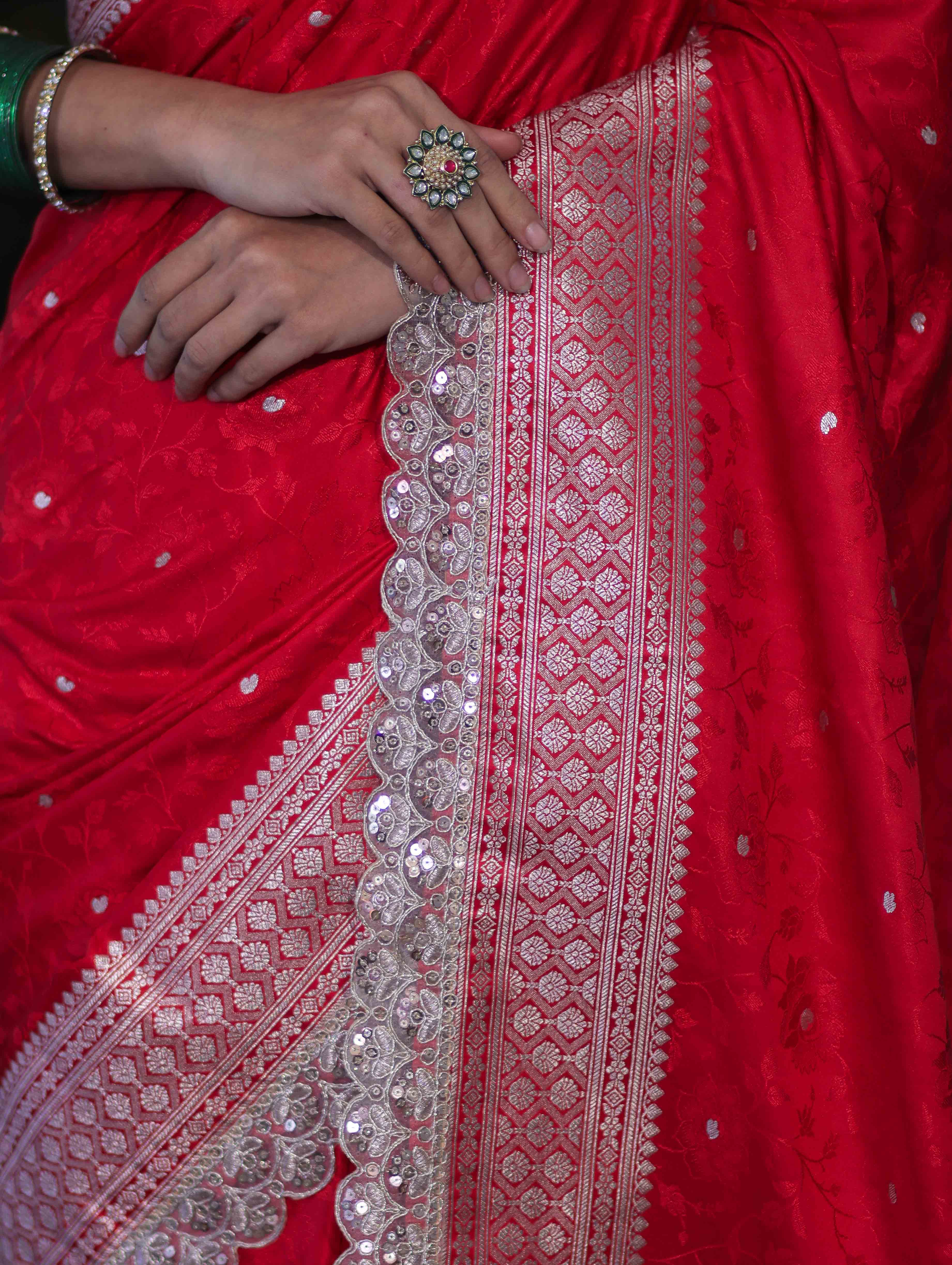 Banarasee Handloom Mashru Silk Saree With Buti Design Zari Border & Lace-Red