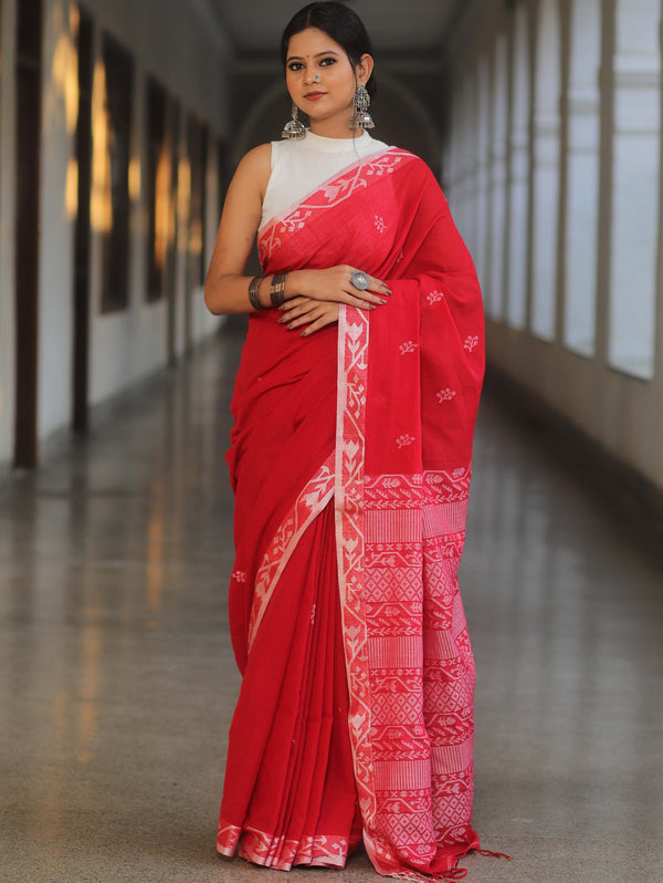 matching saree for red blouse
