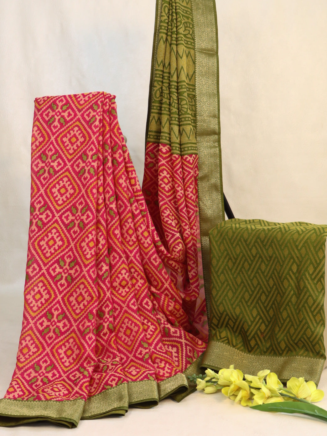 Banarasee Chiffon Saree With Printed & Contrast Zari Lace Border-Pink & Green