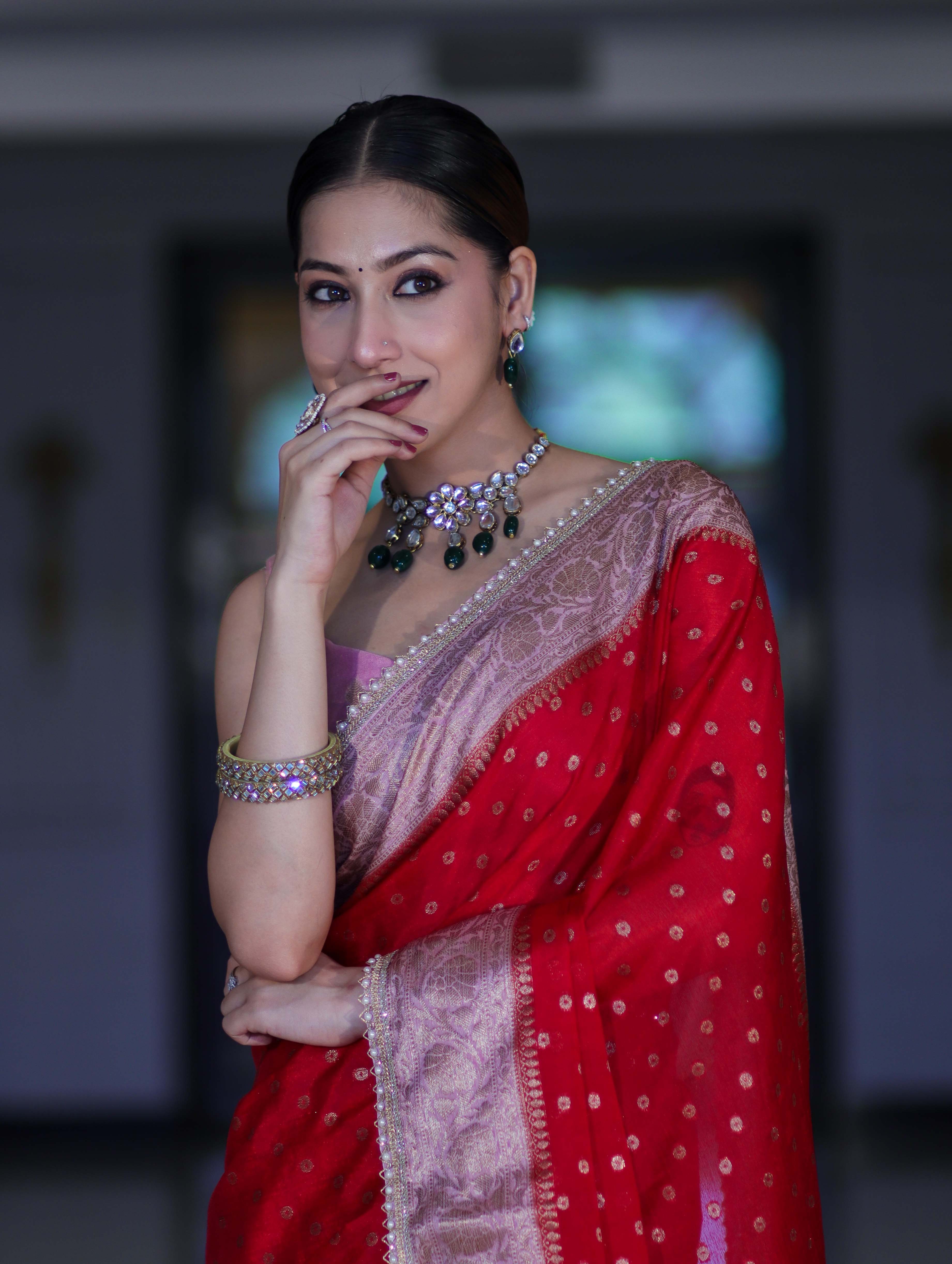 Banarasee Semi Chiffon Saree With Buti Design Contrast Border & Lace-Red & Light Pink