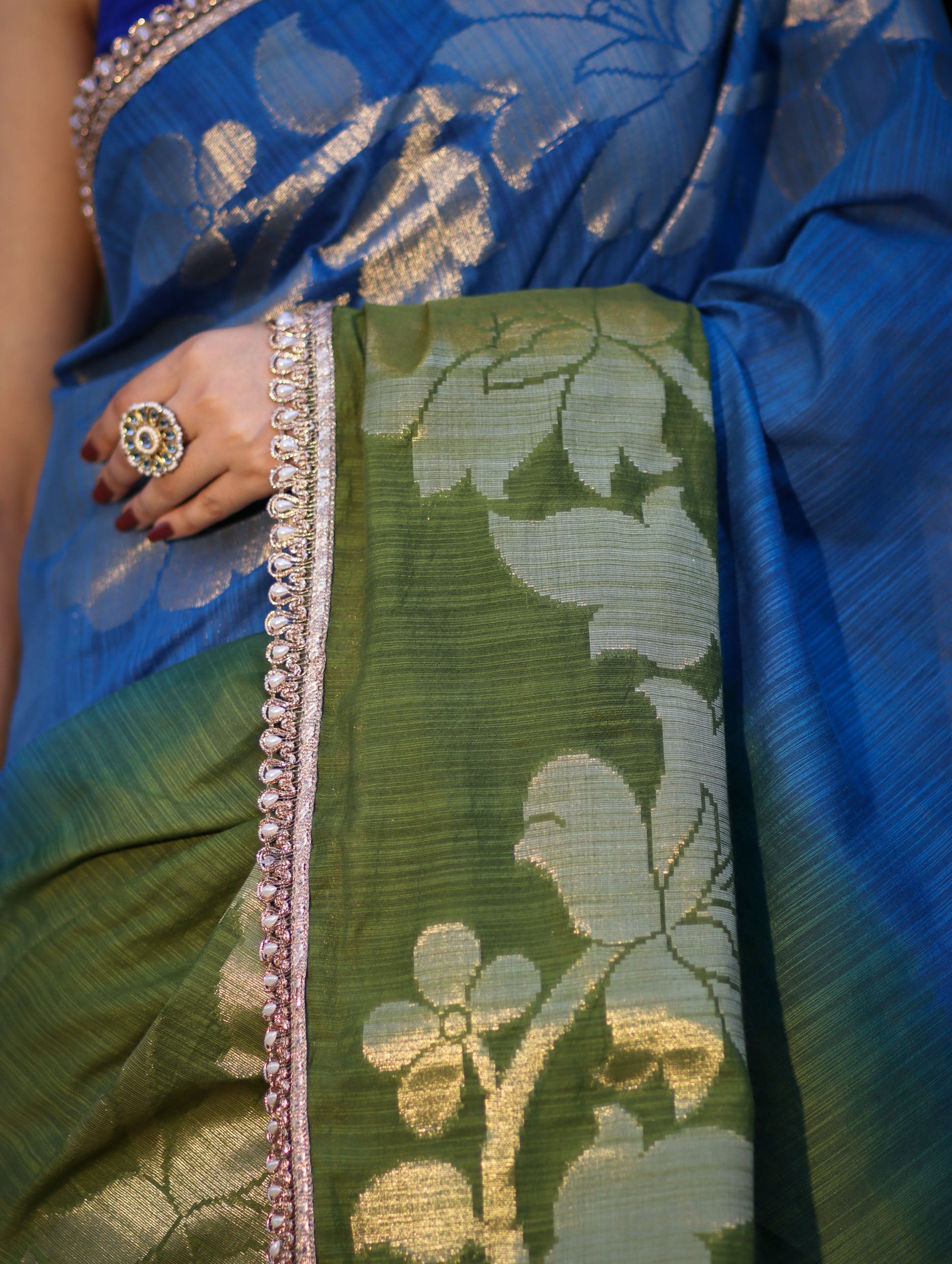 Banarasee Handloom Dual Color Cotton Silk Saree With Floral Zari Border & Lace-Blue & Green