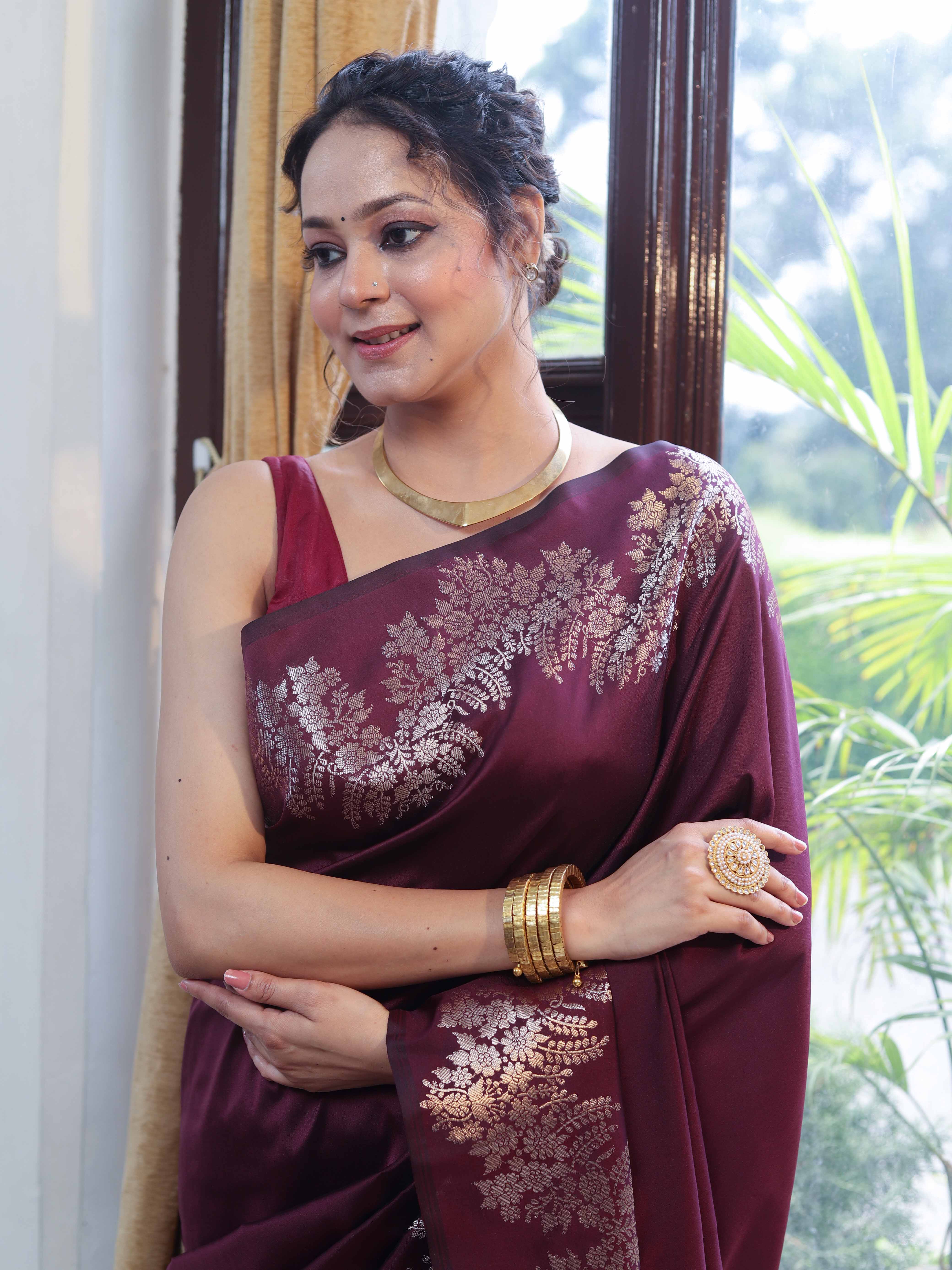 Banarasee Handwoven Semi Silk Saree With Zari Border-Wine