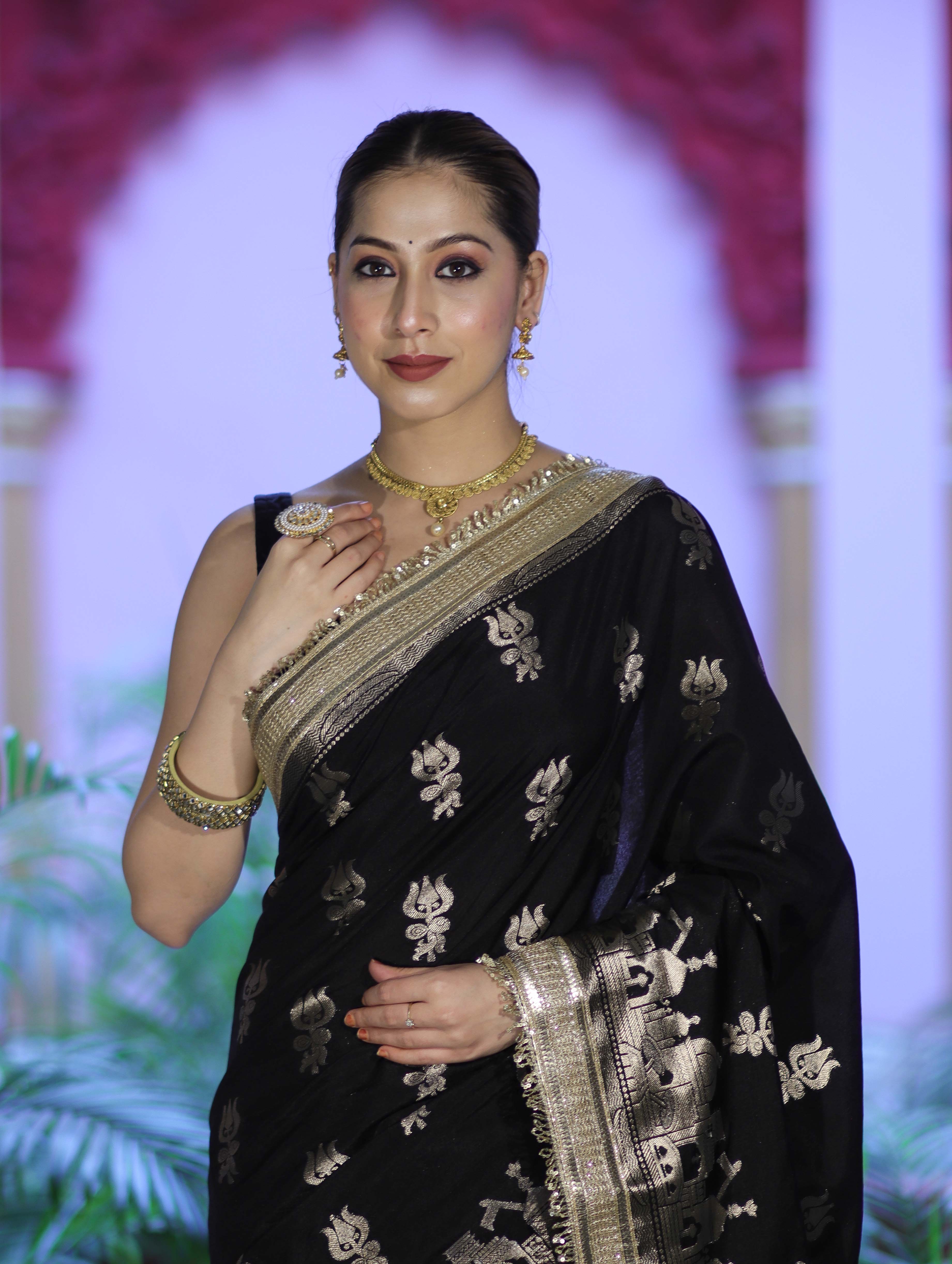 Banarasee Handloom Soft Silk Saree With Trishul Design Ganga Ghat Border & Lace-Black