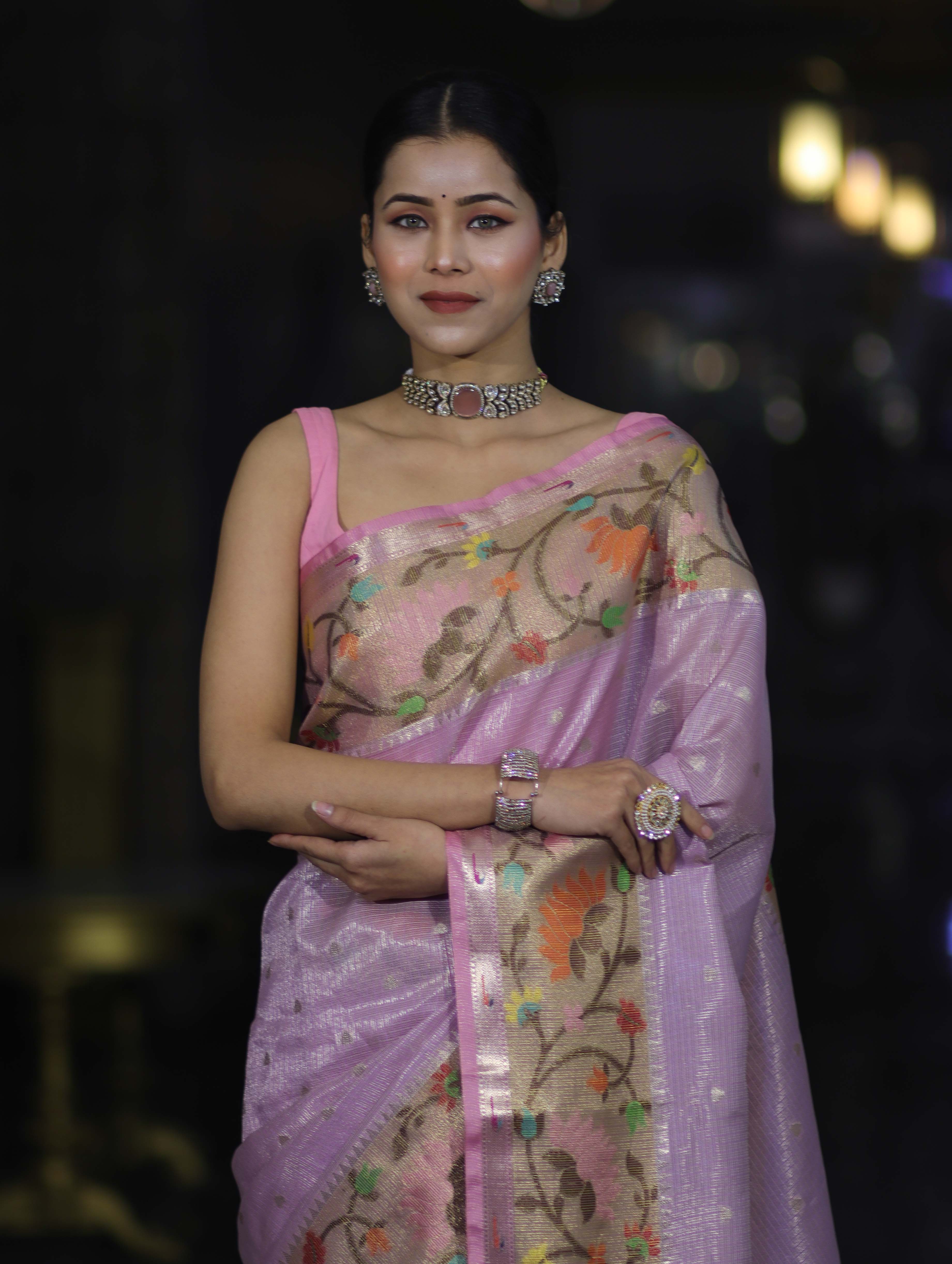 Banarasee Kota Checks Tissue Saree With Zari & Thread Embroidery & Contrast Border-Lilac