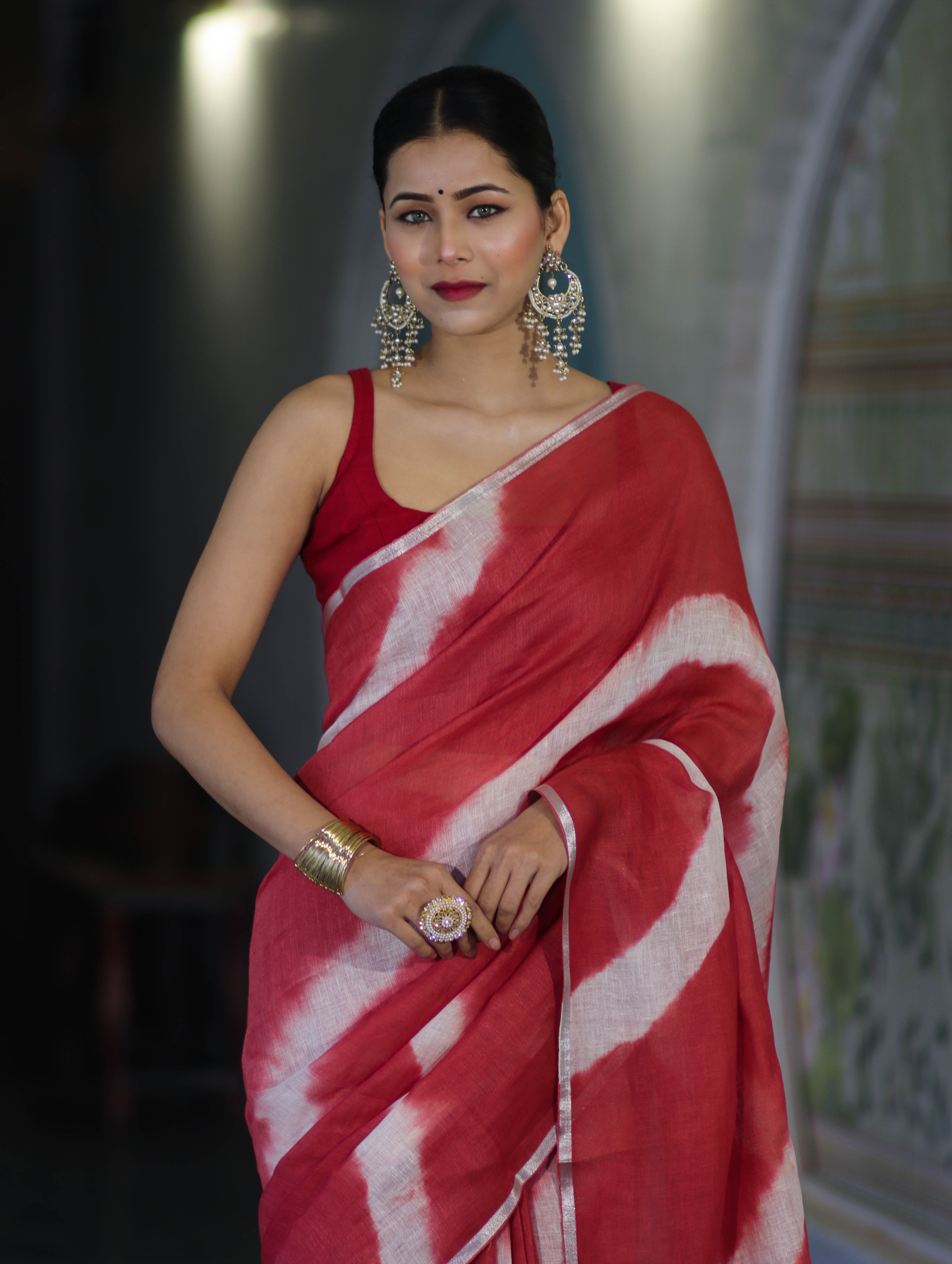 Bhagalpuri Handloom Pure Linen Cotton Hand Dyed Saree With Silver Zari Border-Red & White