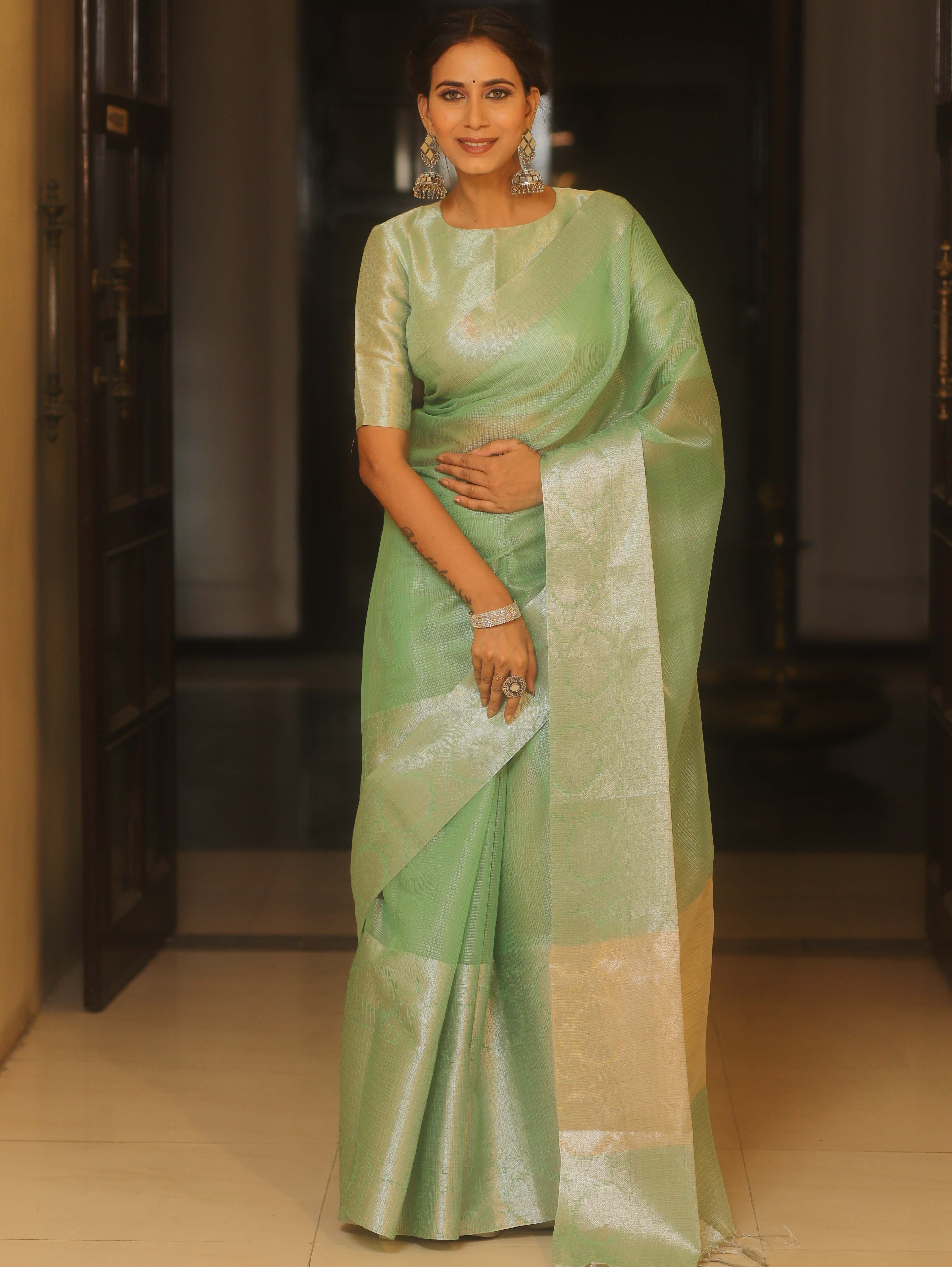 Banarasee Handwoven Plain Tissue Skirt Border Saree-Light Green