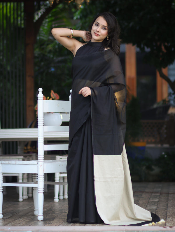 Banarasee Handloom Plain Cotton Silk Saree With Contrast Pallu-Black