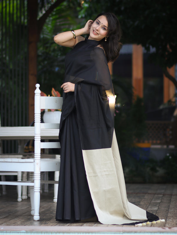 Banarasee Handloom Plain Cotton Silk Saree With Contrast Pallu-Black