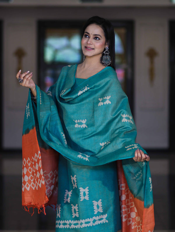 Pure Handloom Khadi Cotton Hand-Dyed Batik Pattern Salwar Kameez Dupatta Set-Green & Orange