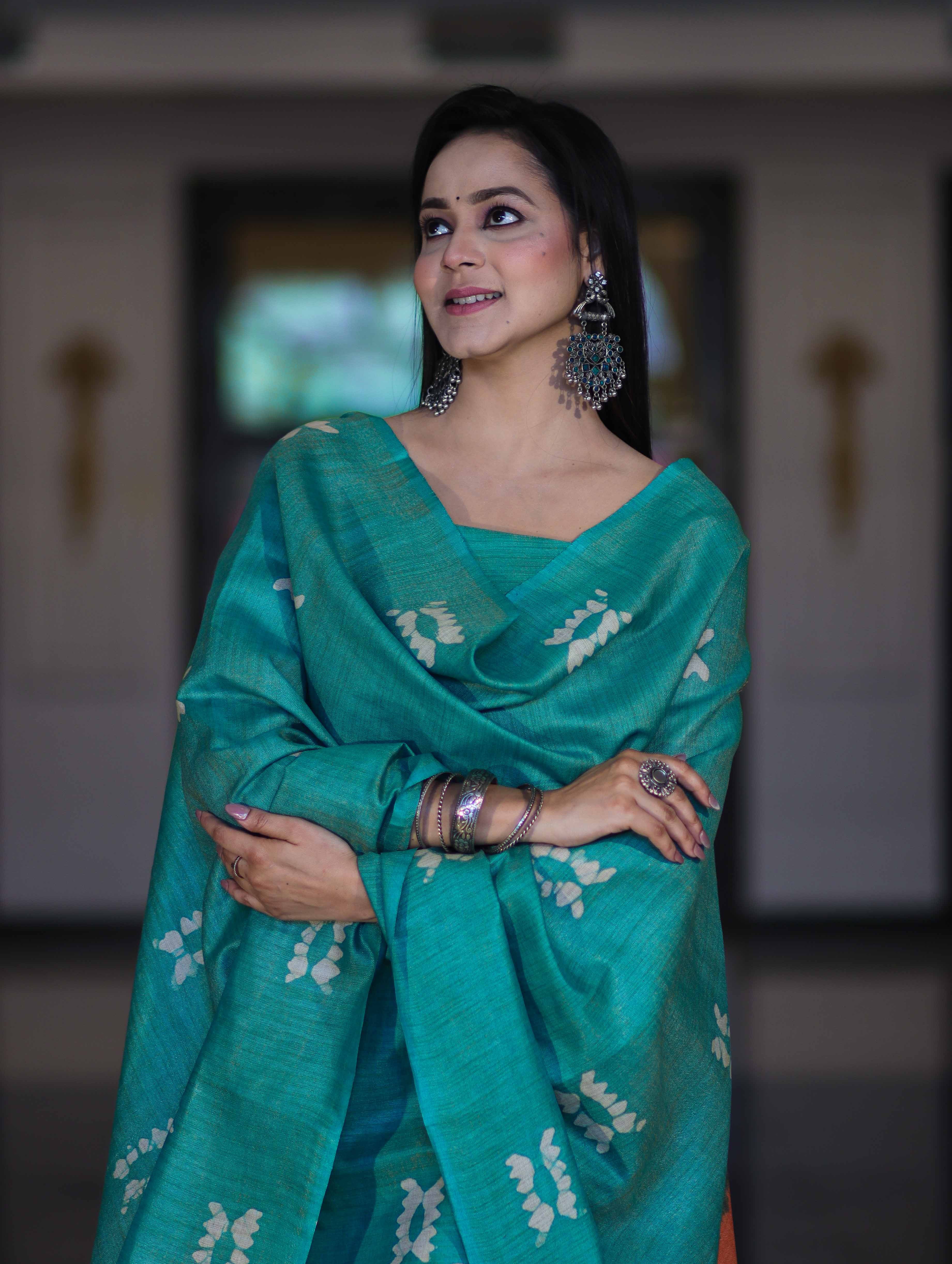 Pure Handloom Khadi Cotton Hand-Dyed Batik Pattern Salwar Kameez Dupatta Set-Green & Orange