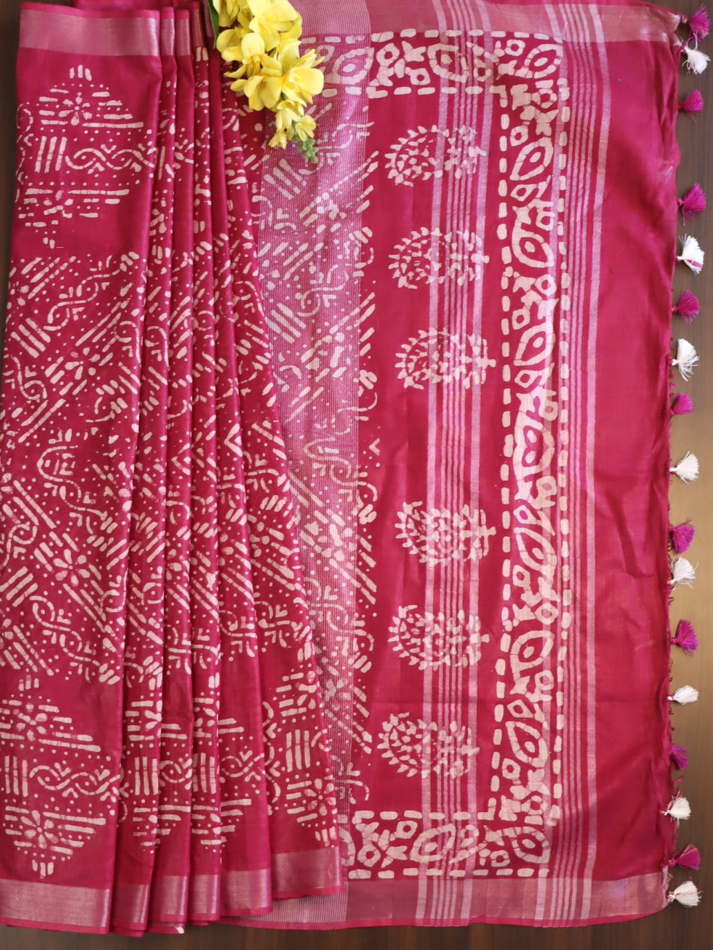 Bhagalpur Handloom Pure Linen Cotton Batik Pattern Saree-Pink