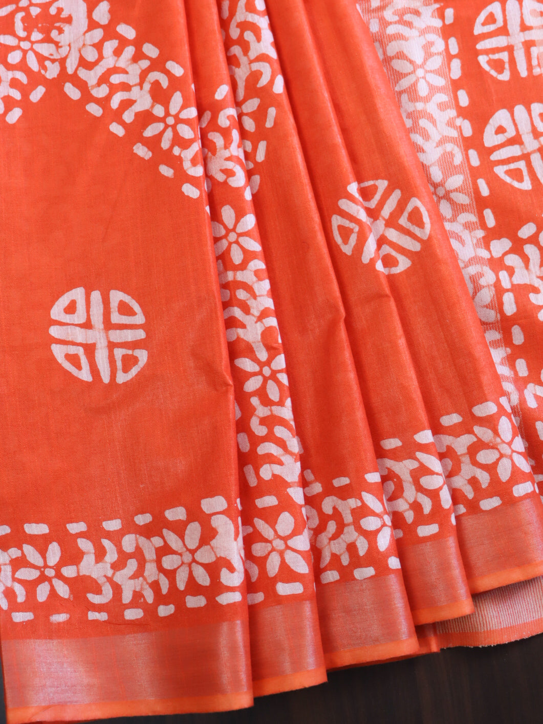 Bhagalpur Handloom Pure Linen Cotton Batik Pattern Saree-Orange