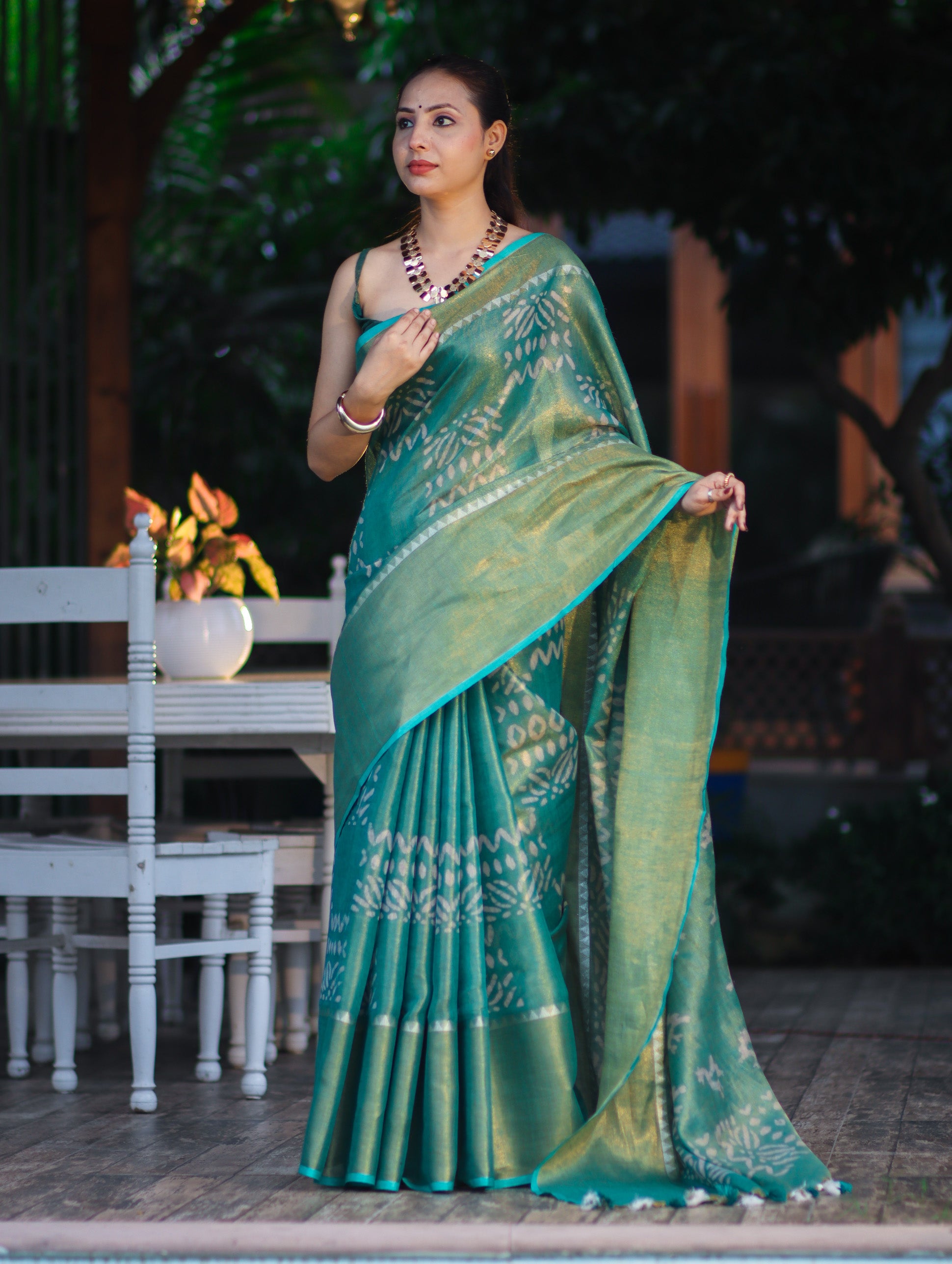 Bhagalpur Handloom Linen Tissue Batik Pattern Saree-Green