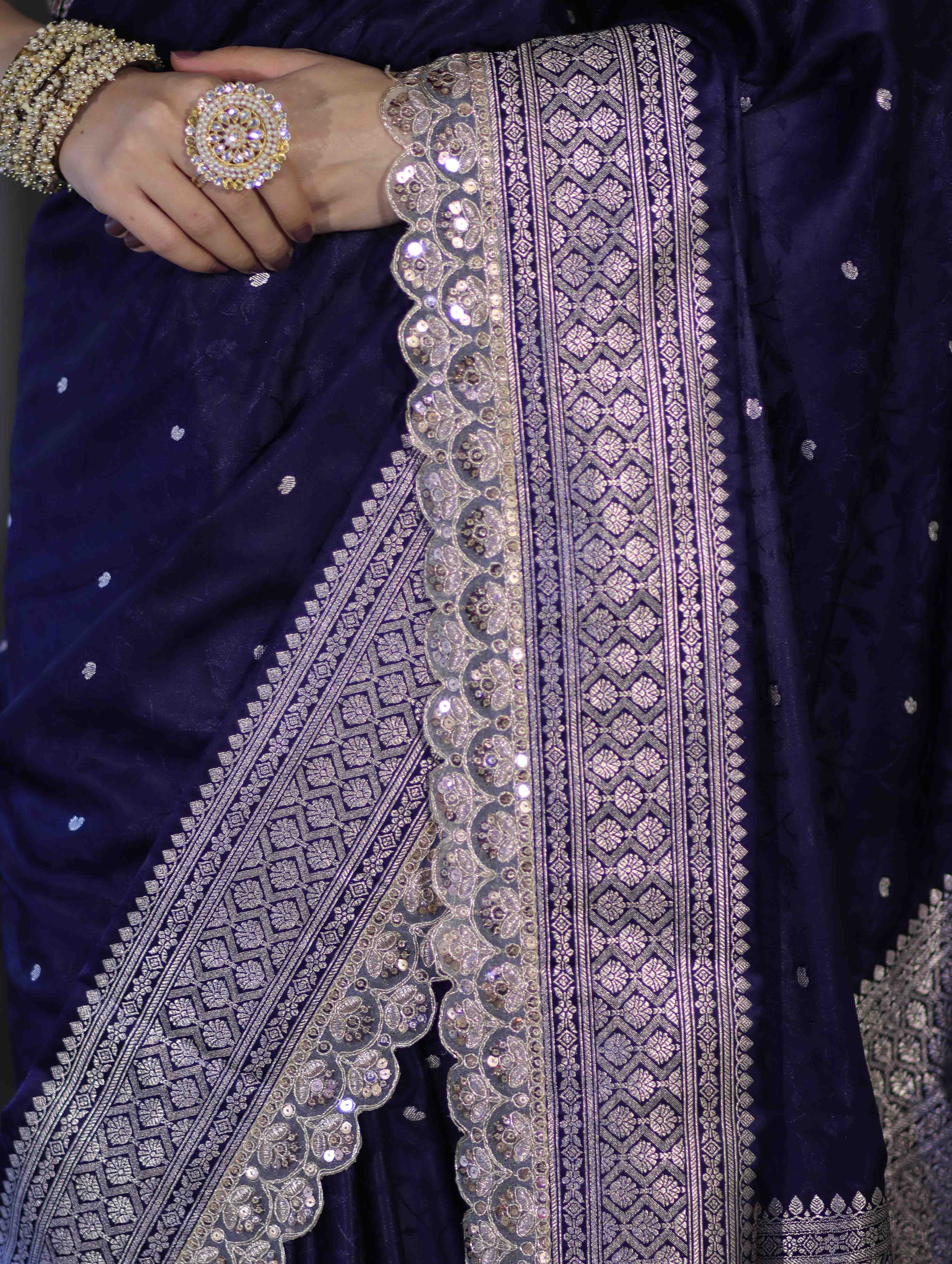 Banarasee Handloom Mashru Silk Saree With Buti Design Zari Border & Lace-Navy Blue