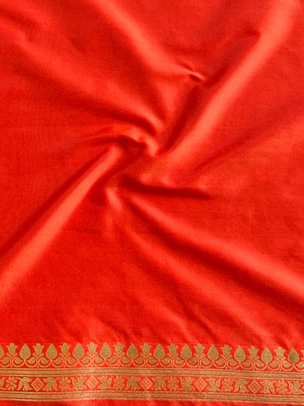Banarasee Handwoven Semi-Katan Tanchoi Weaving Floral Border Saree-Orange