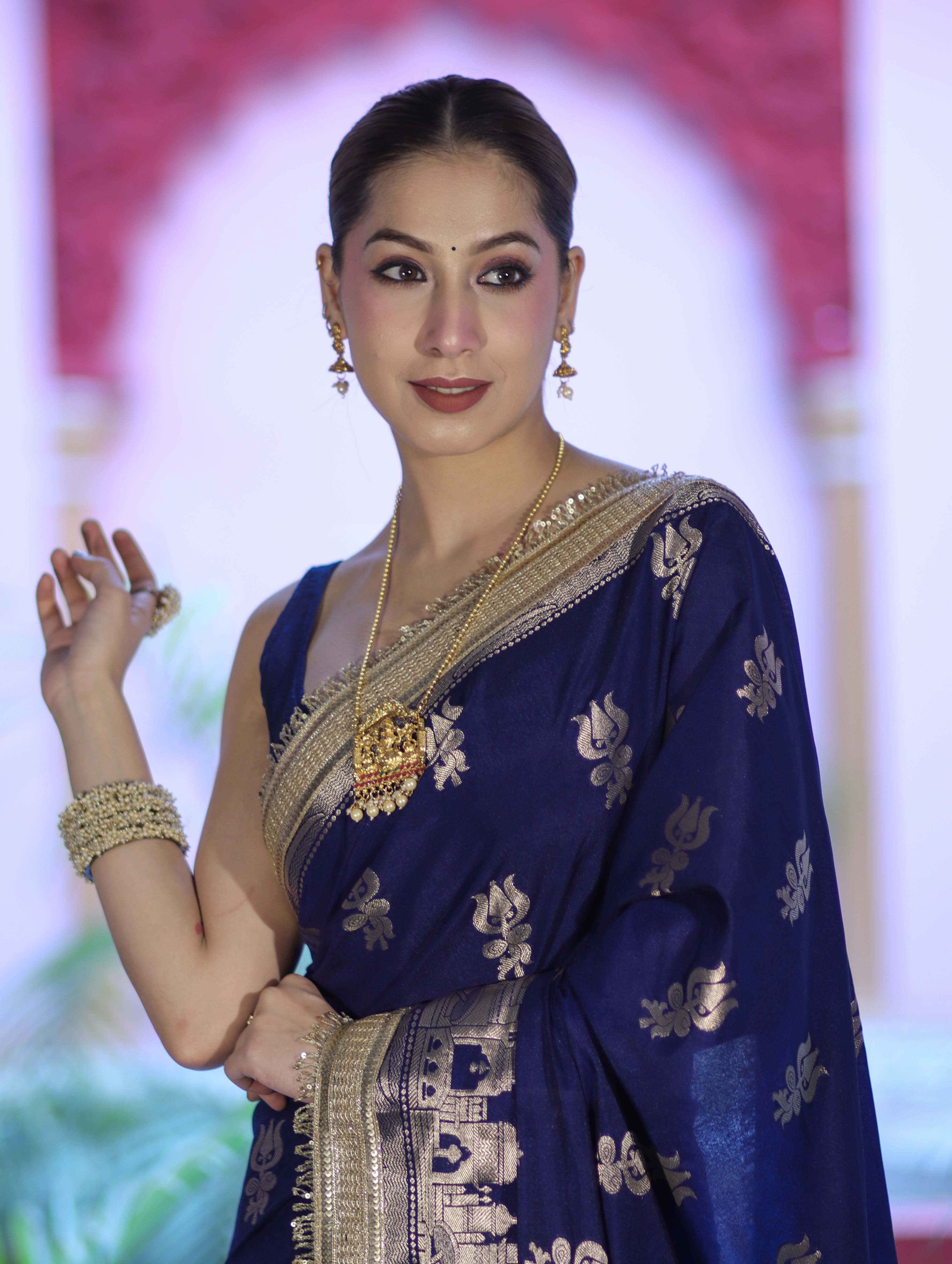 Banarasee Handloom Soft Silk Saree With Trishul Design Ganga Ghat Border & Lace-Blue