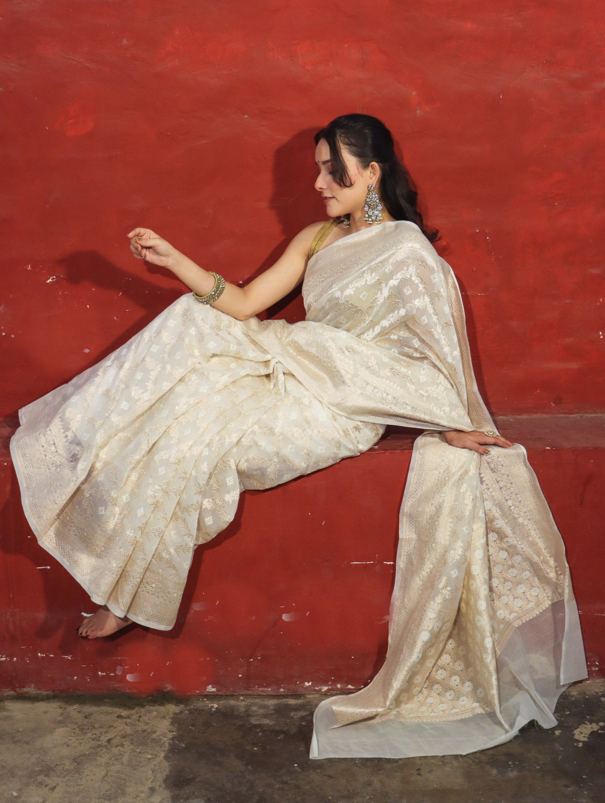 Banarasee Handloom Pure Cotton Silk Saree With Zari Jaal Design-Off White