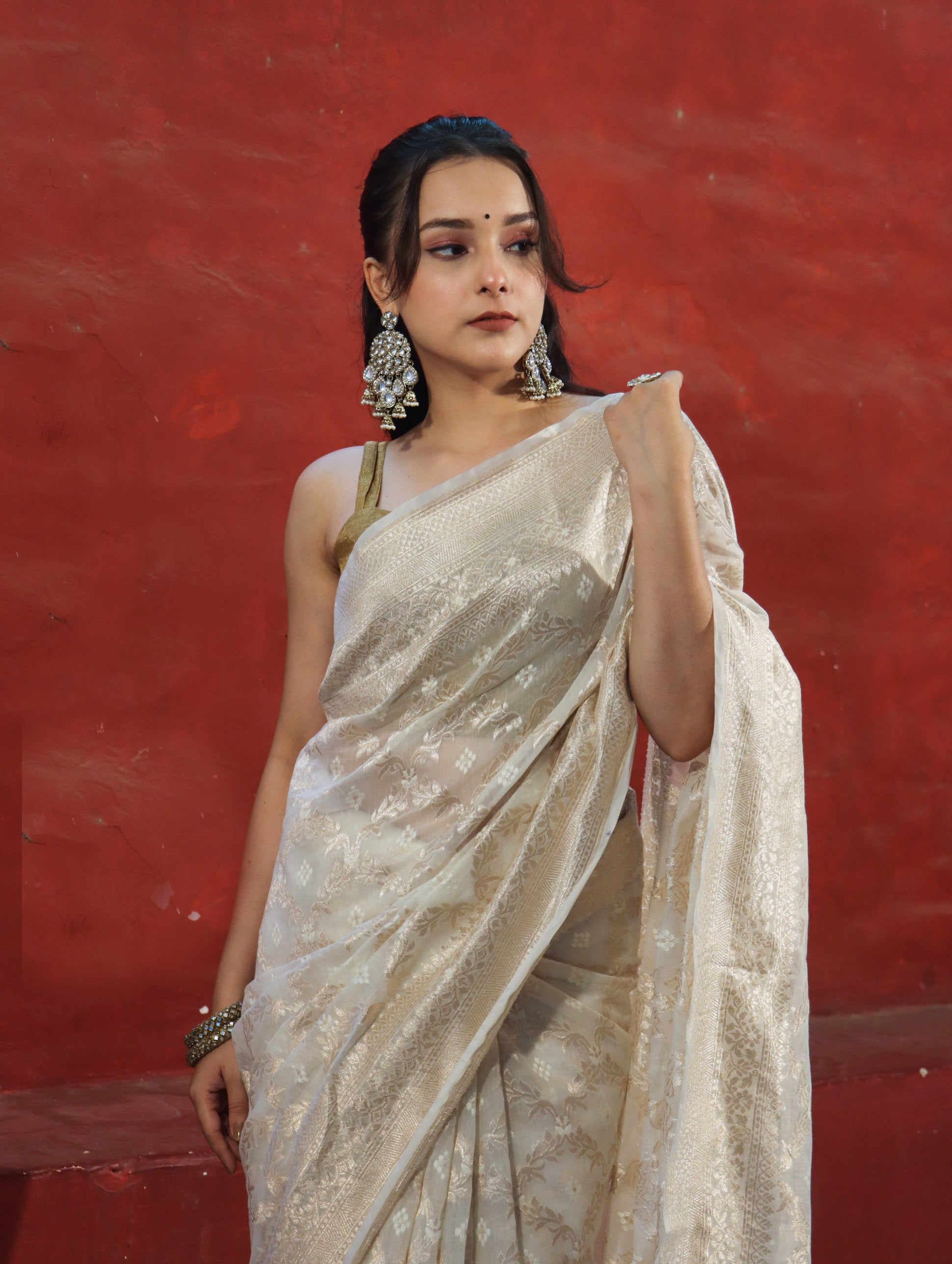 Banarasee Handloom Pure Cotton Silk Saree With Zari Jaal Design-Off White