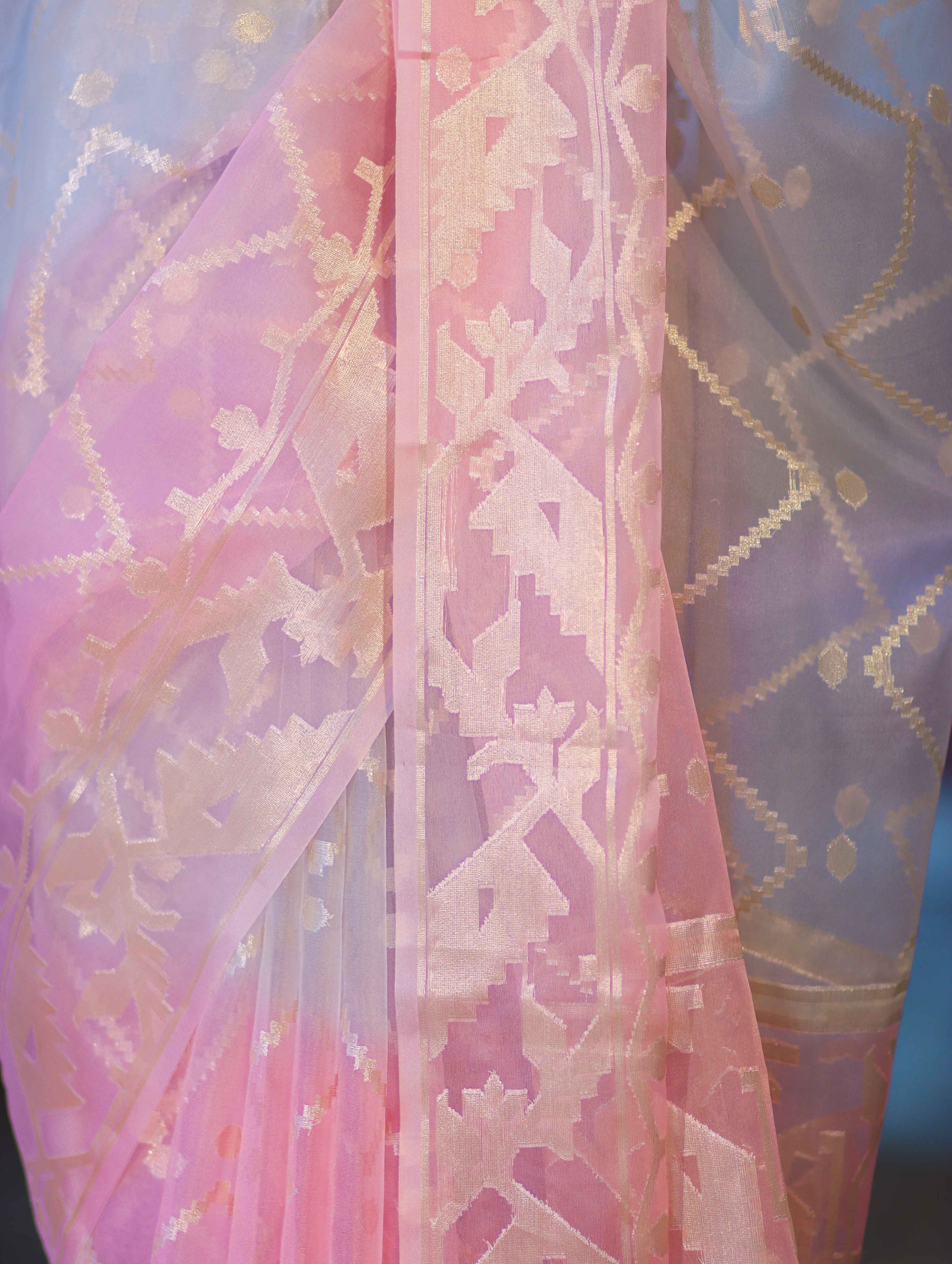 Banarasee Dual Color Organza Saree With Zari Jaal Design-Peachy Pink & Silver